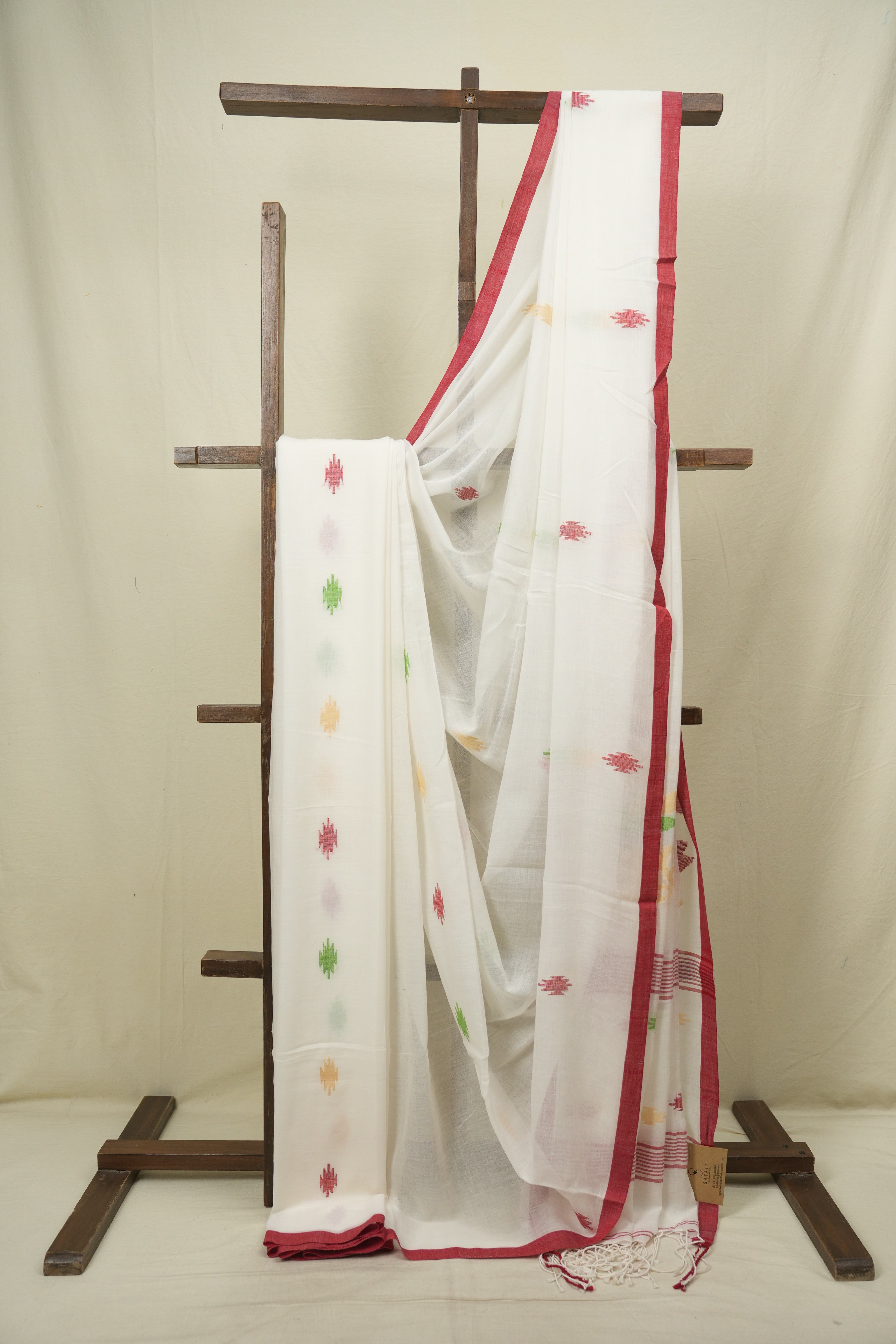 White Bengal Mul Cotton Saree - SRWBMCS089