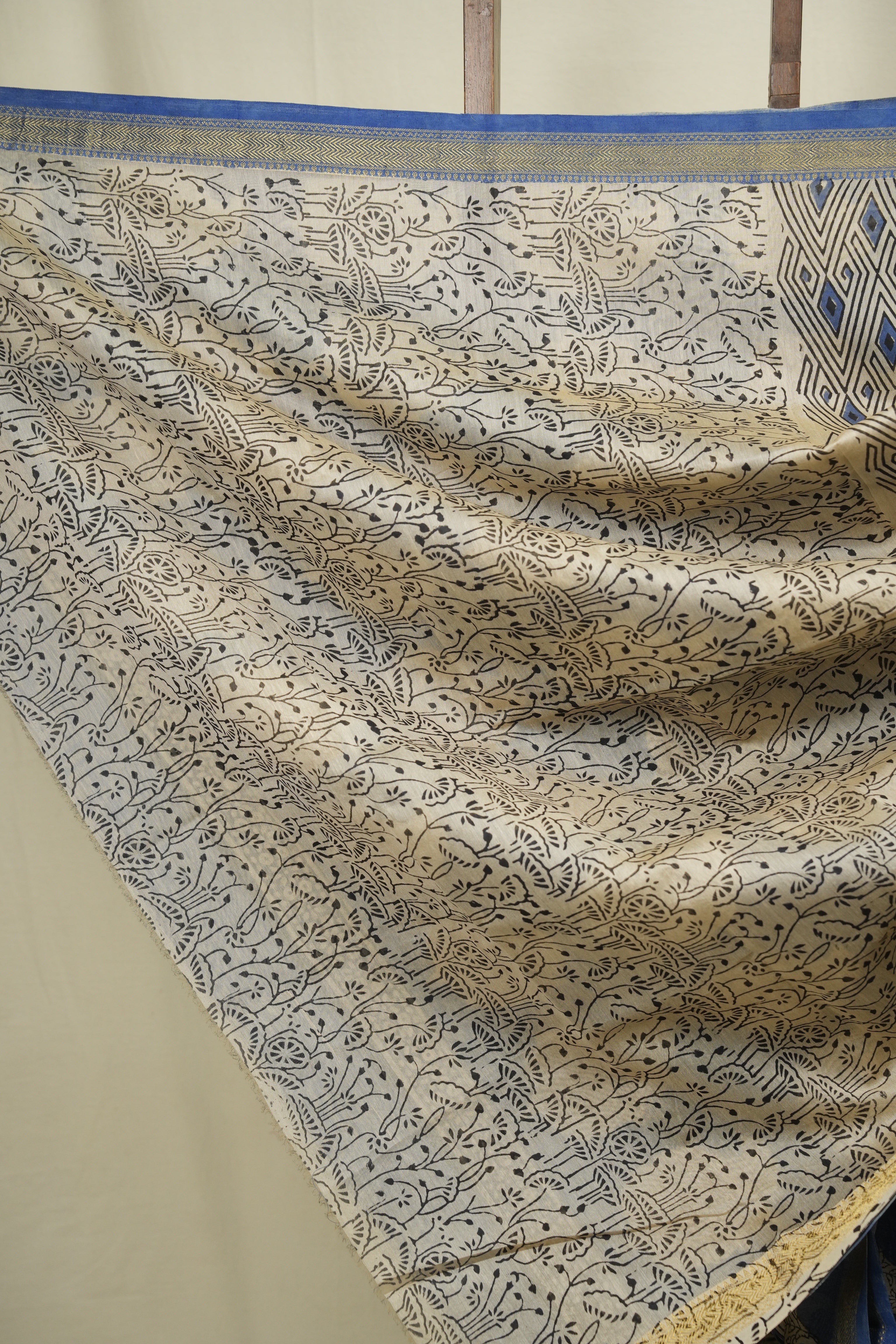 Cream HBP Cotton Silk Saree With Maheshwari Border - SRCCSS1803