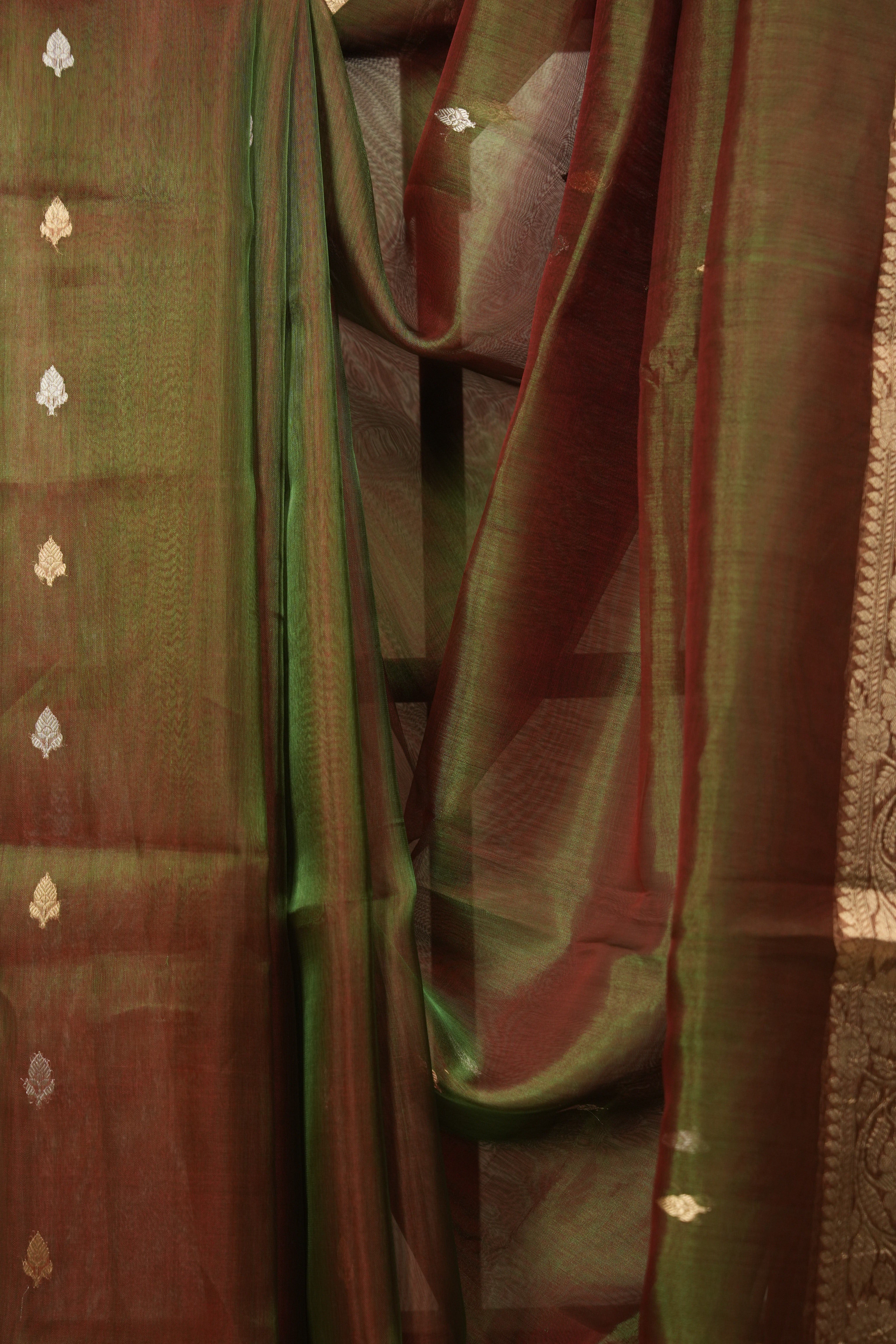 Dual Tone Green Tissue Banarasi Silk Saree - SRDTGTBSS93