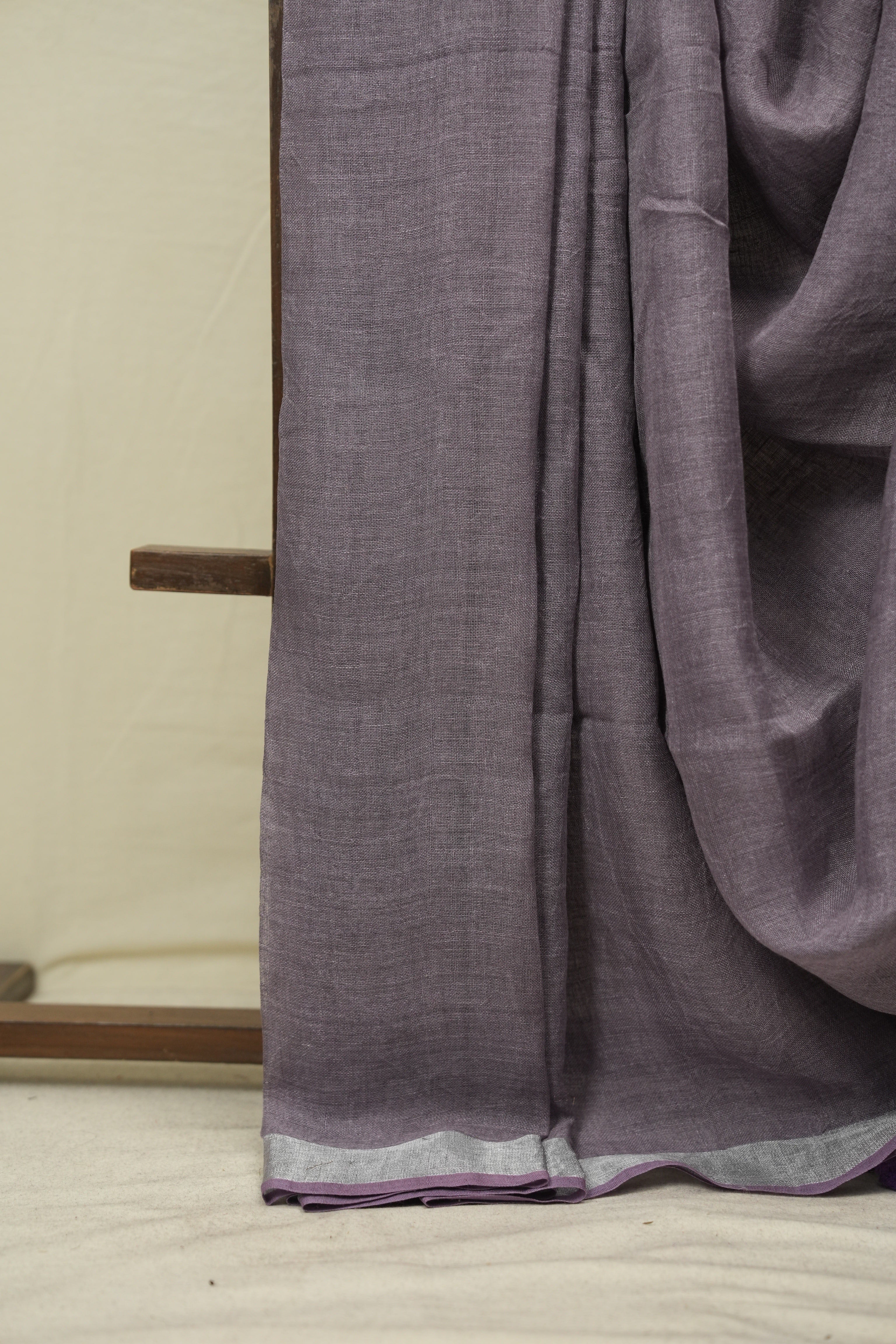 Lilac Plain Linen Saree With Purple Tassels - SRLLS520