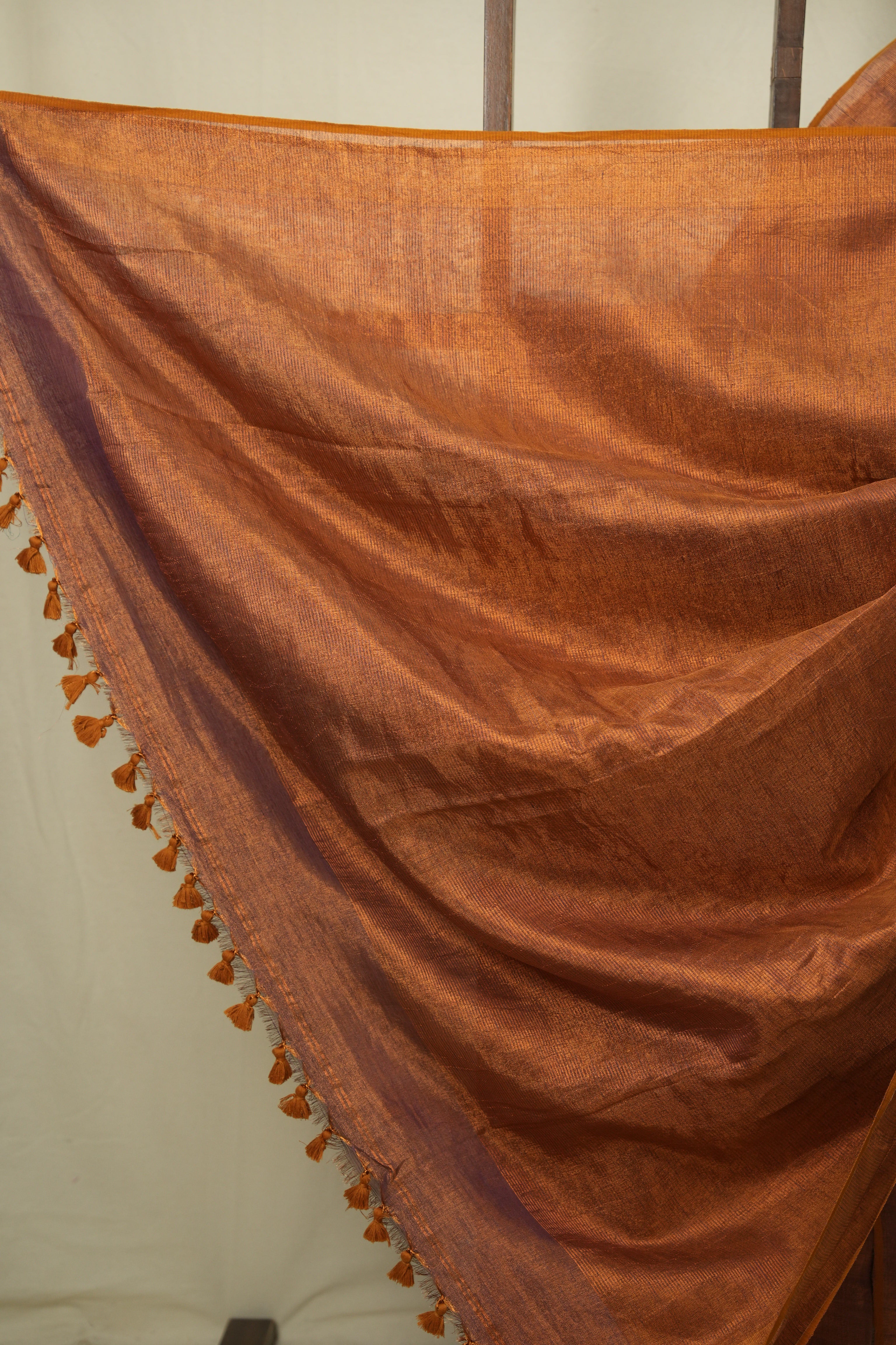 Mauve Plain Tissue Linen Saree with Tassels - SRMPTLS308
