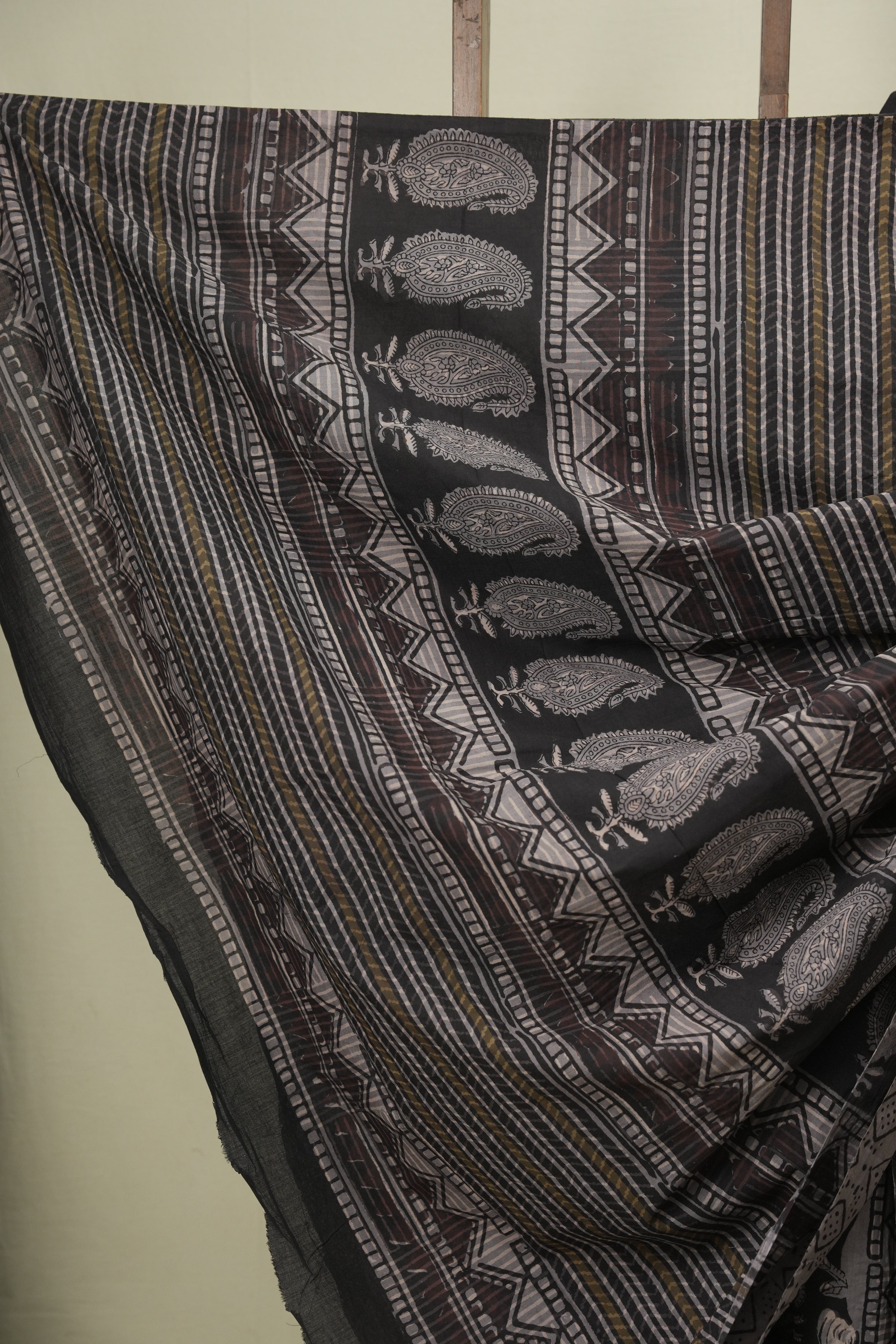 Black HBP Cotton Saree - SRBCS3742