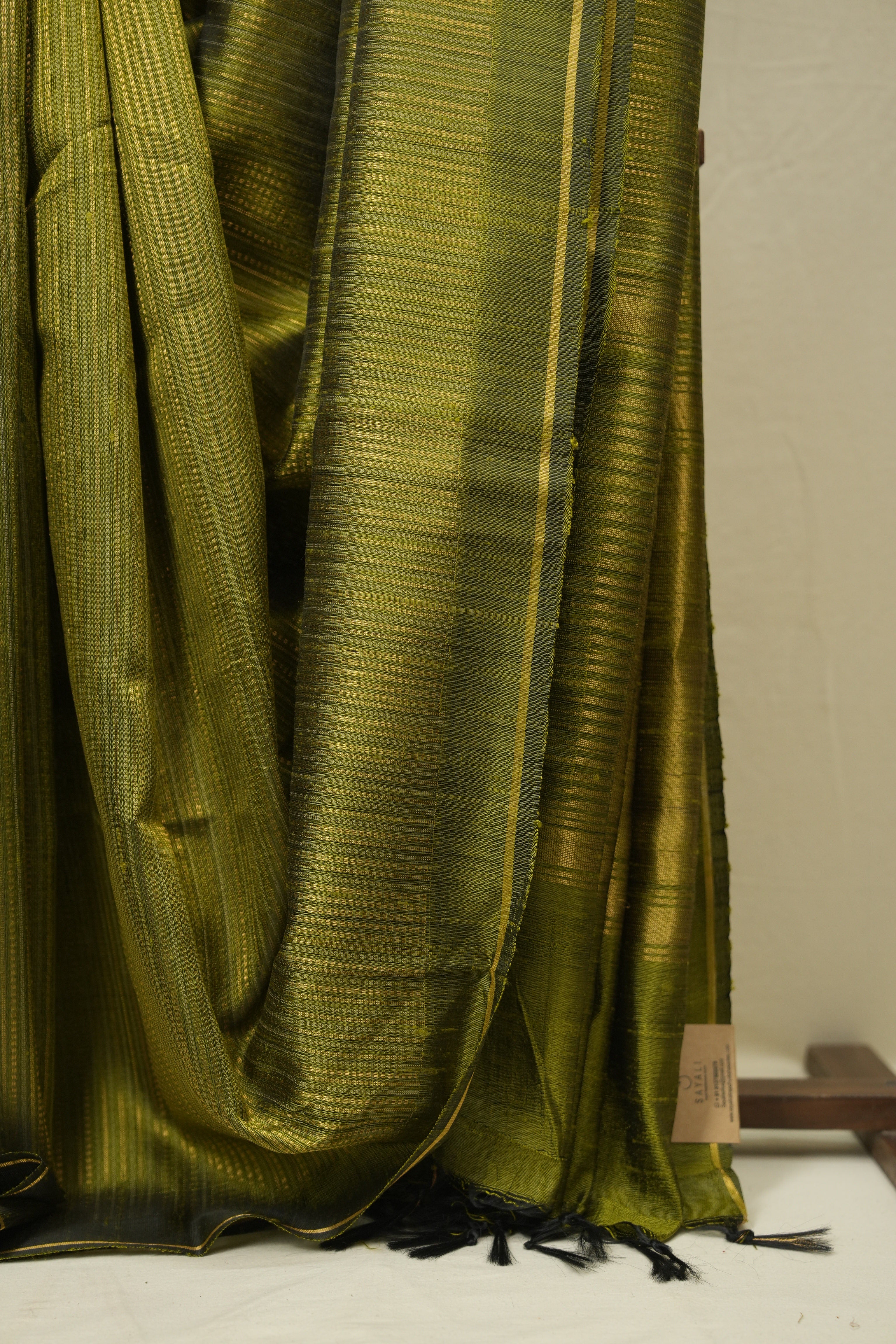 Mehendi Green Raw Silk Saree - SRMGRSS1021