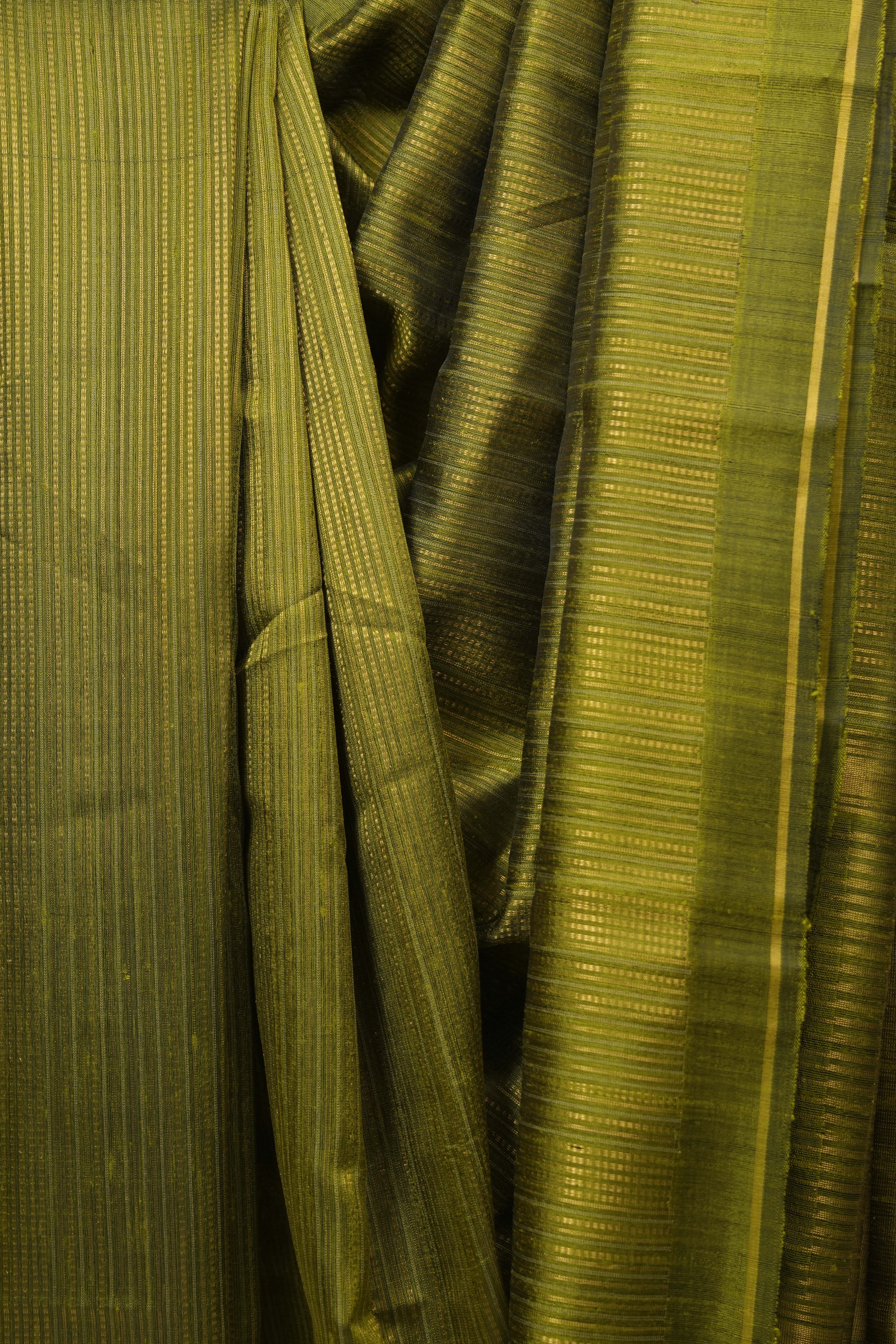 Mehendi Green Raw Silk Saree - SRMGRSS1021
