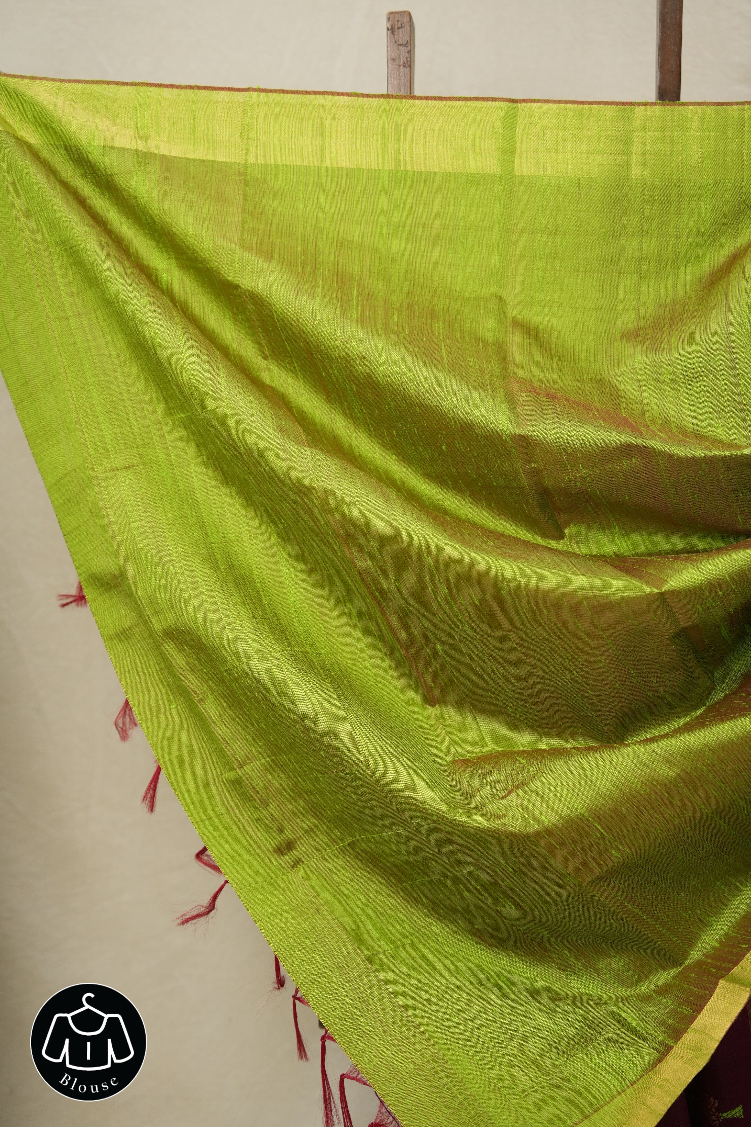 Magenta Raw Silk Saree - SRMRSS923