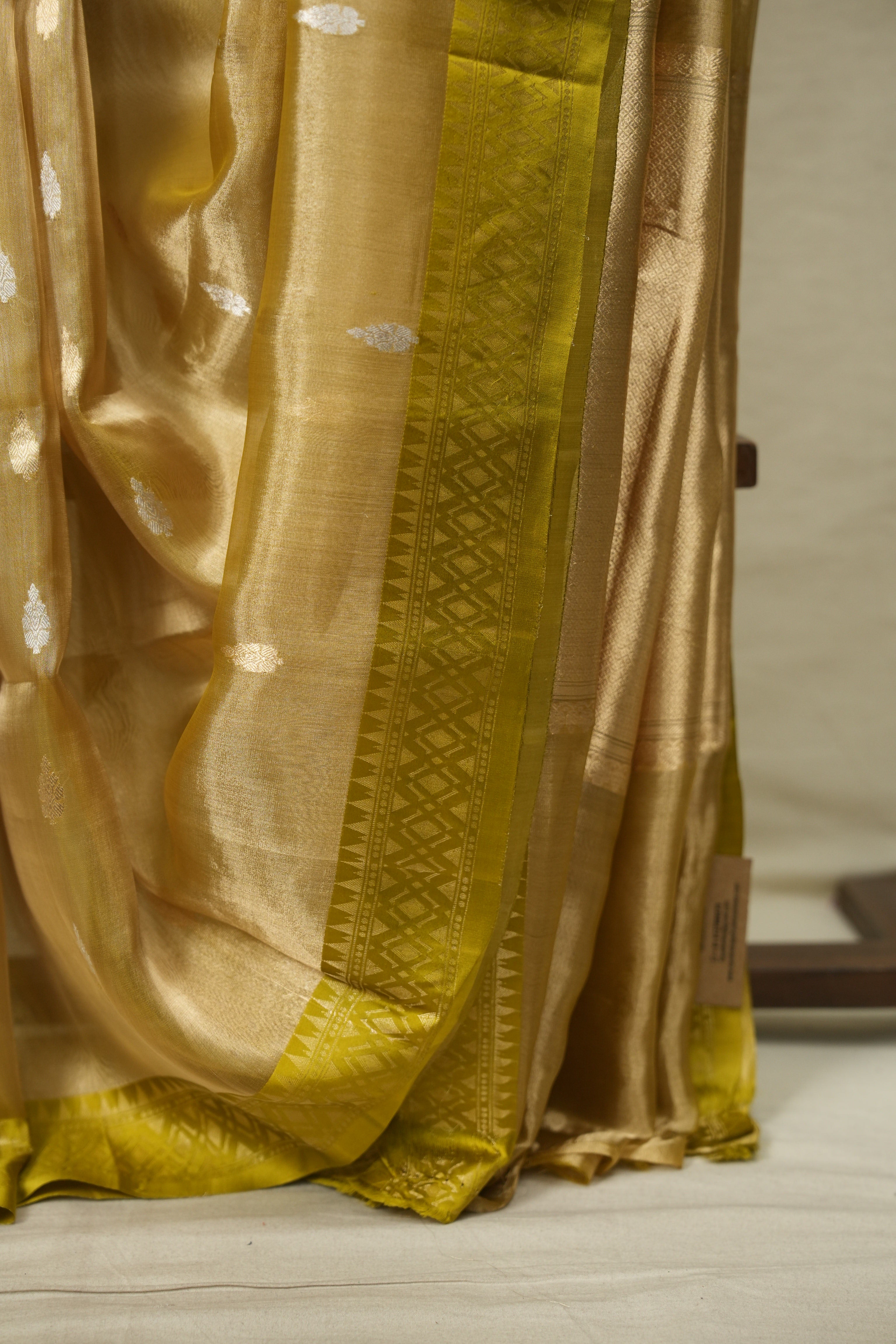 Gold Tissue Banarasi Silk Saree - SRGTBSS98