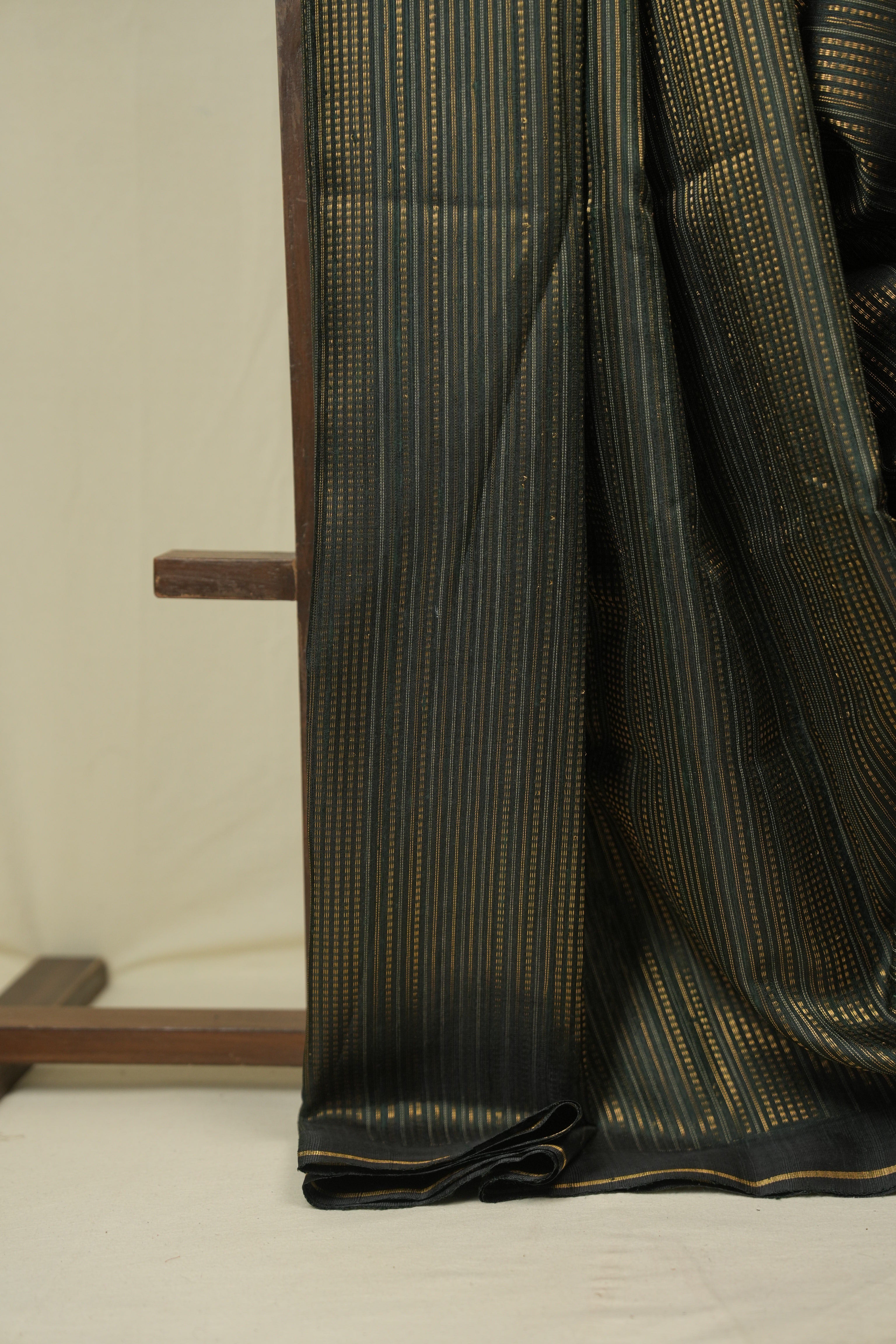 Bottle Green Raw Silk Saree - SRBGRSS1034