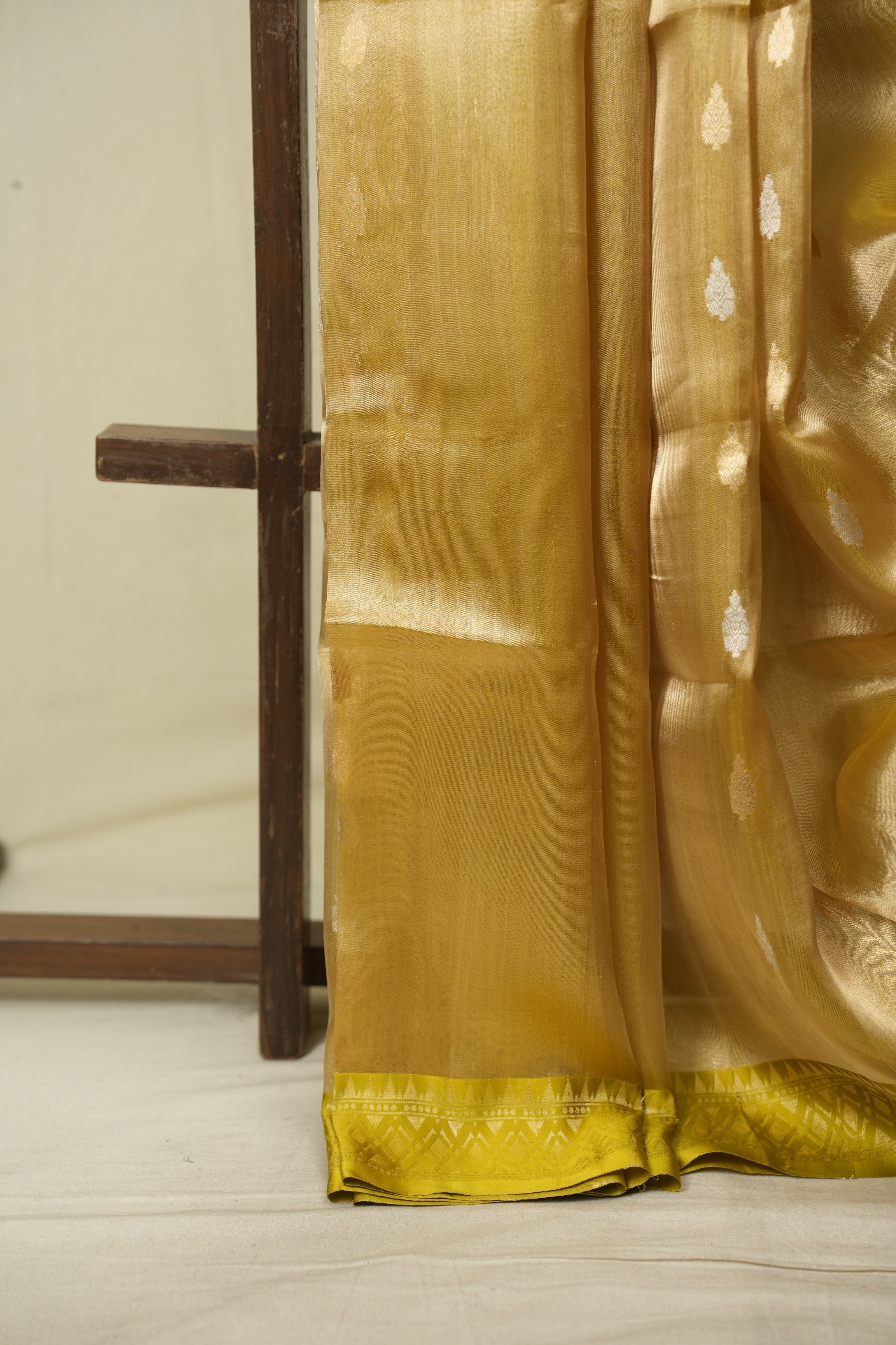Gold Tissue Banarasi Silk Saree - SRGTBSS98