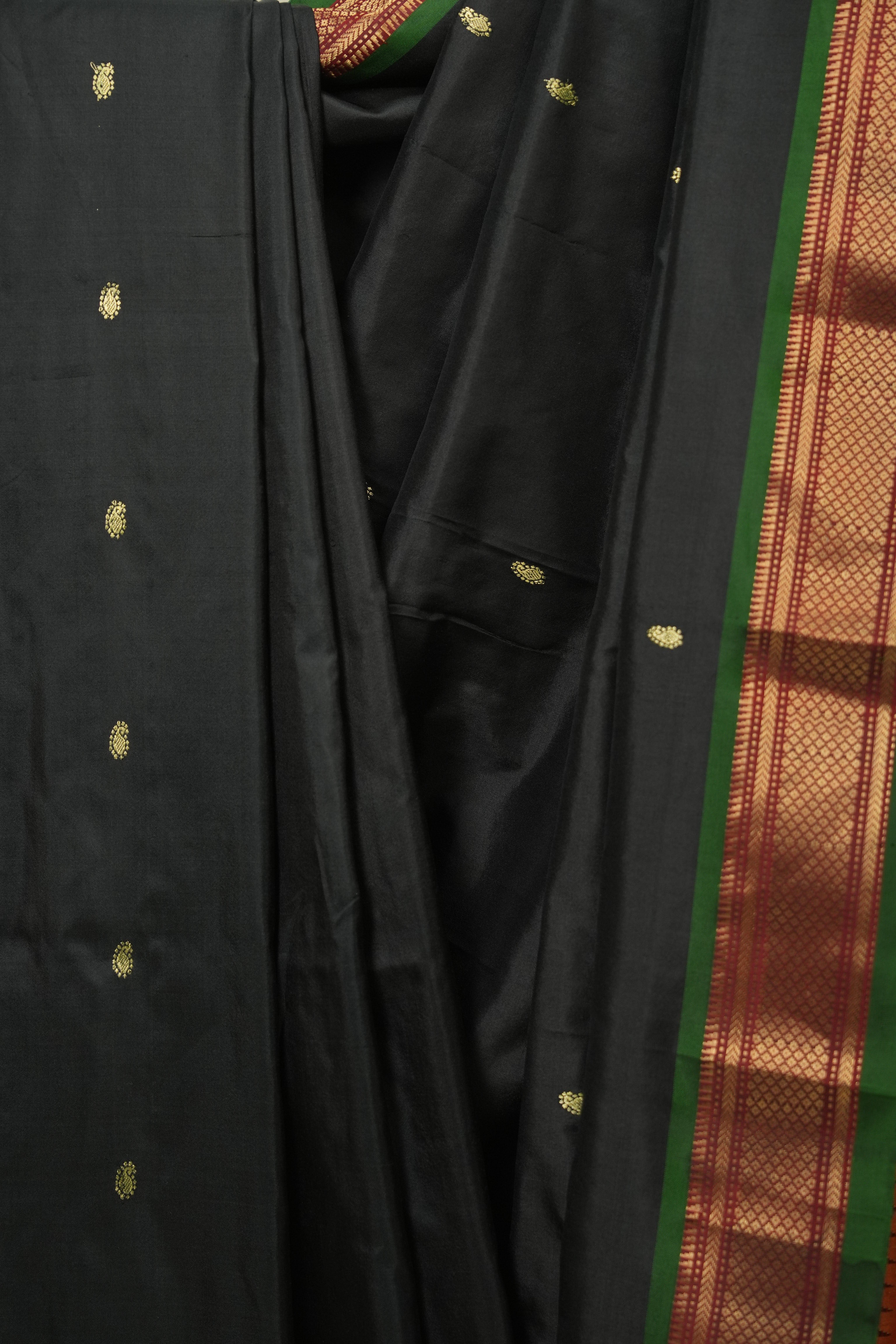Black Silk Paithani Saree - SRBSPS804
