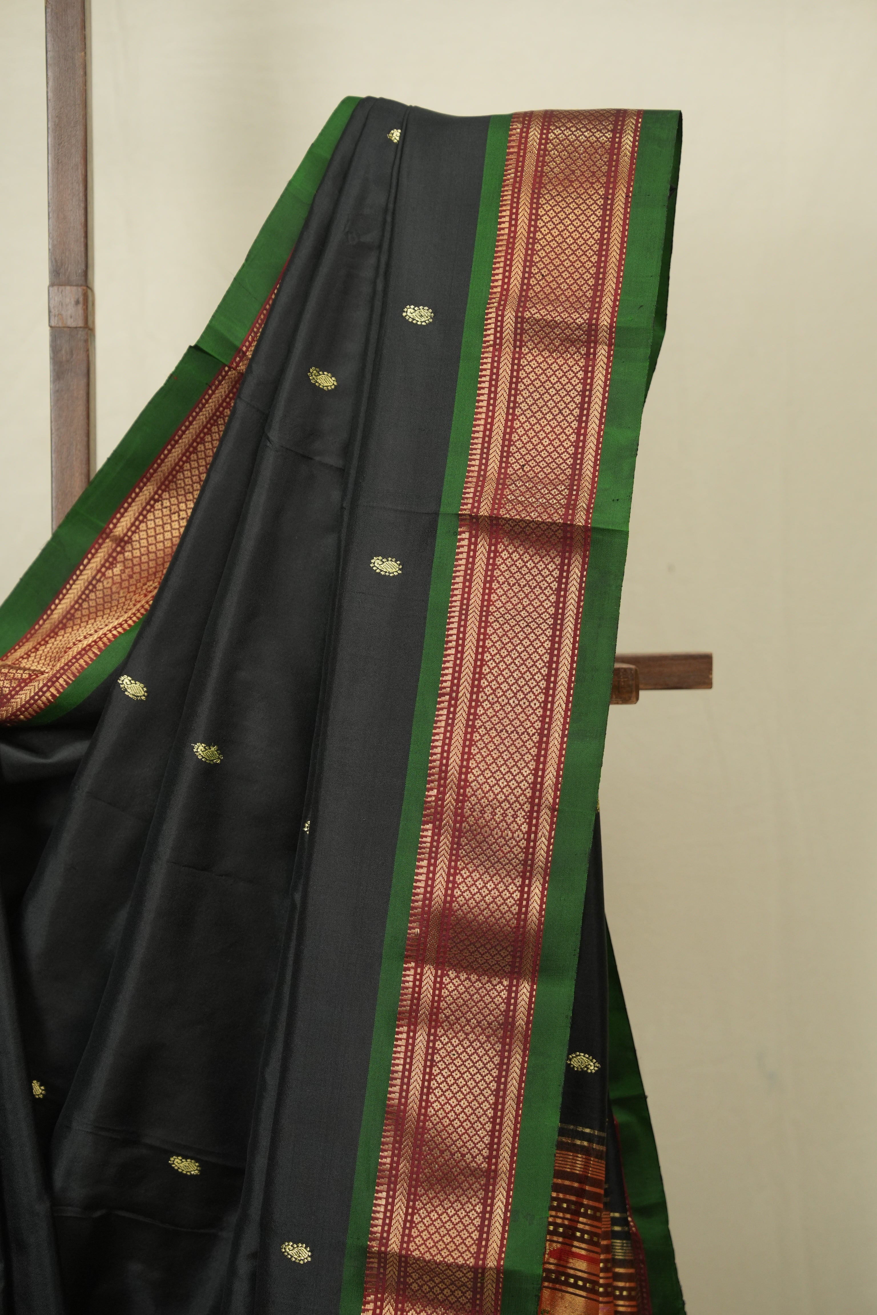Black Silk Paithani Saree - SRBSPS804