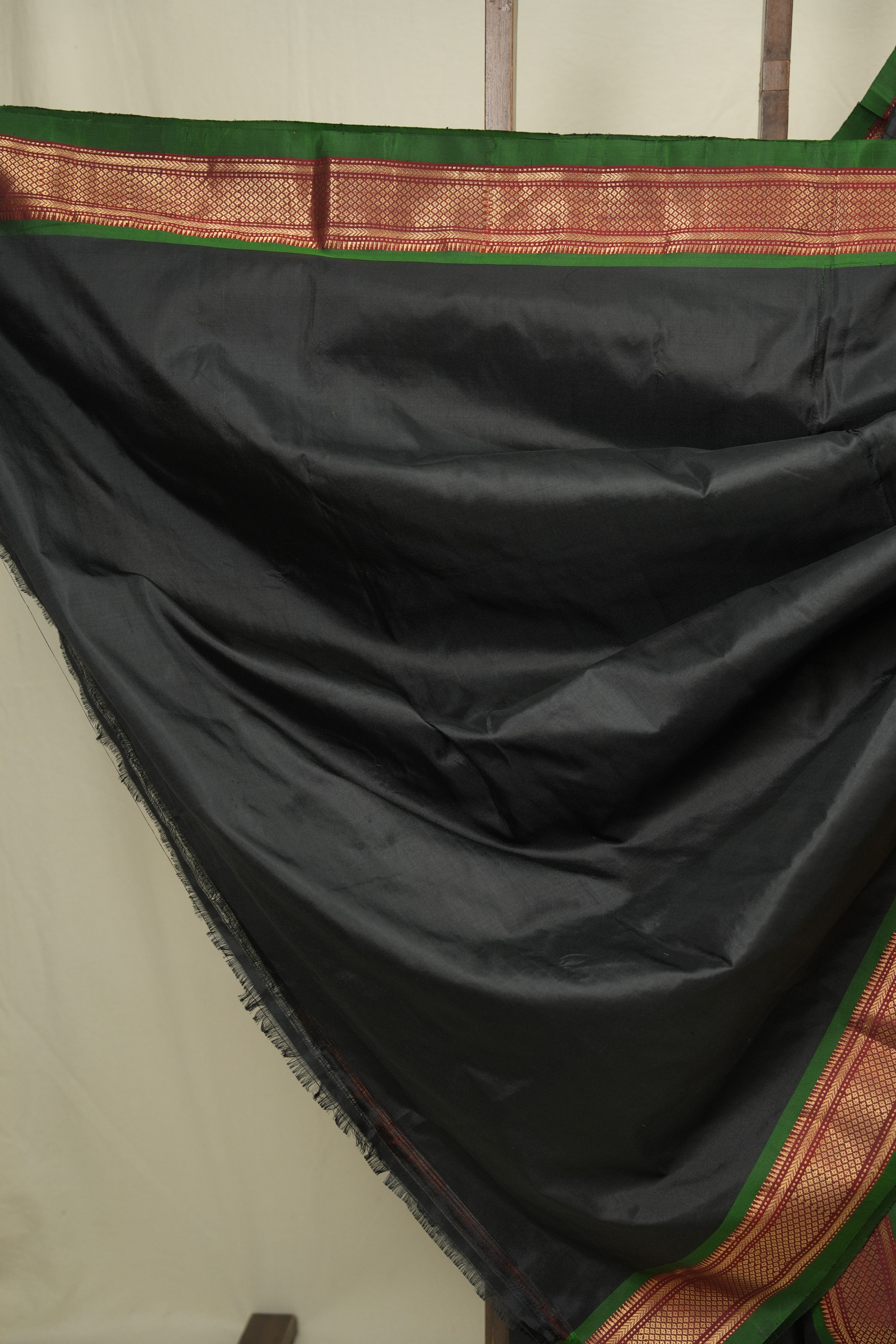 Black Silk Paithani Saree - SRBSPS804