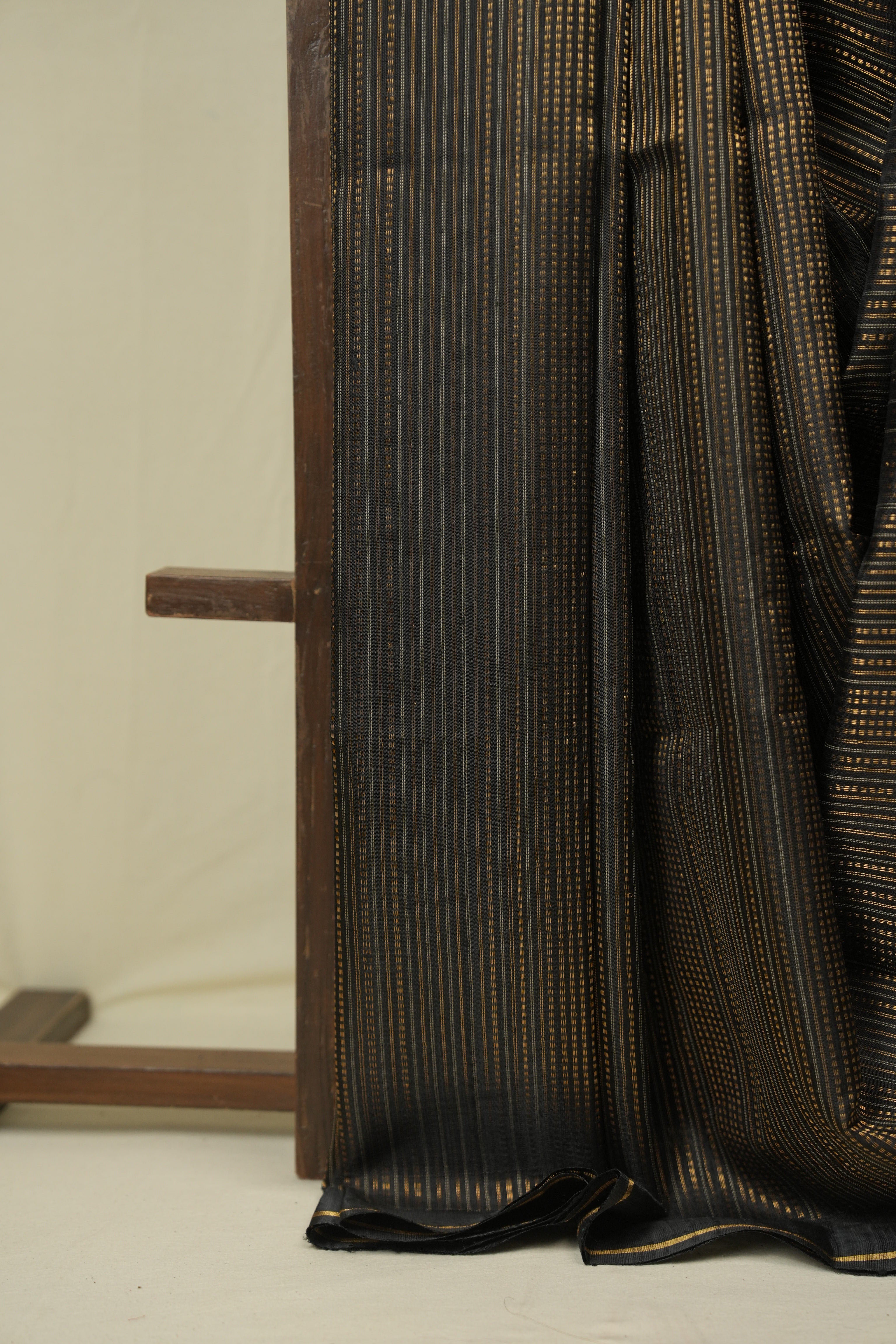Black Raw Silk Saree - SRBRSS1035