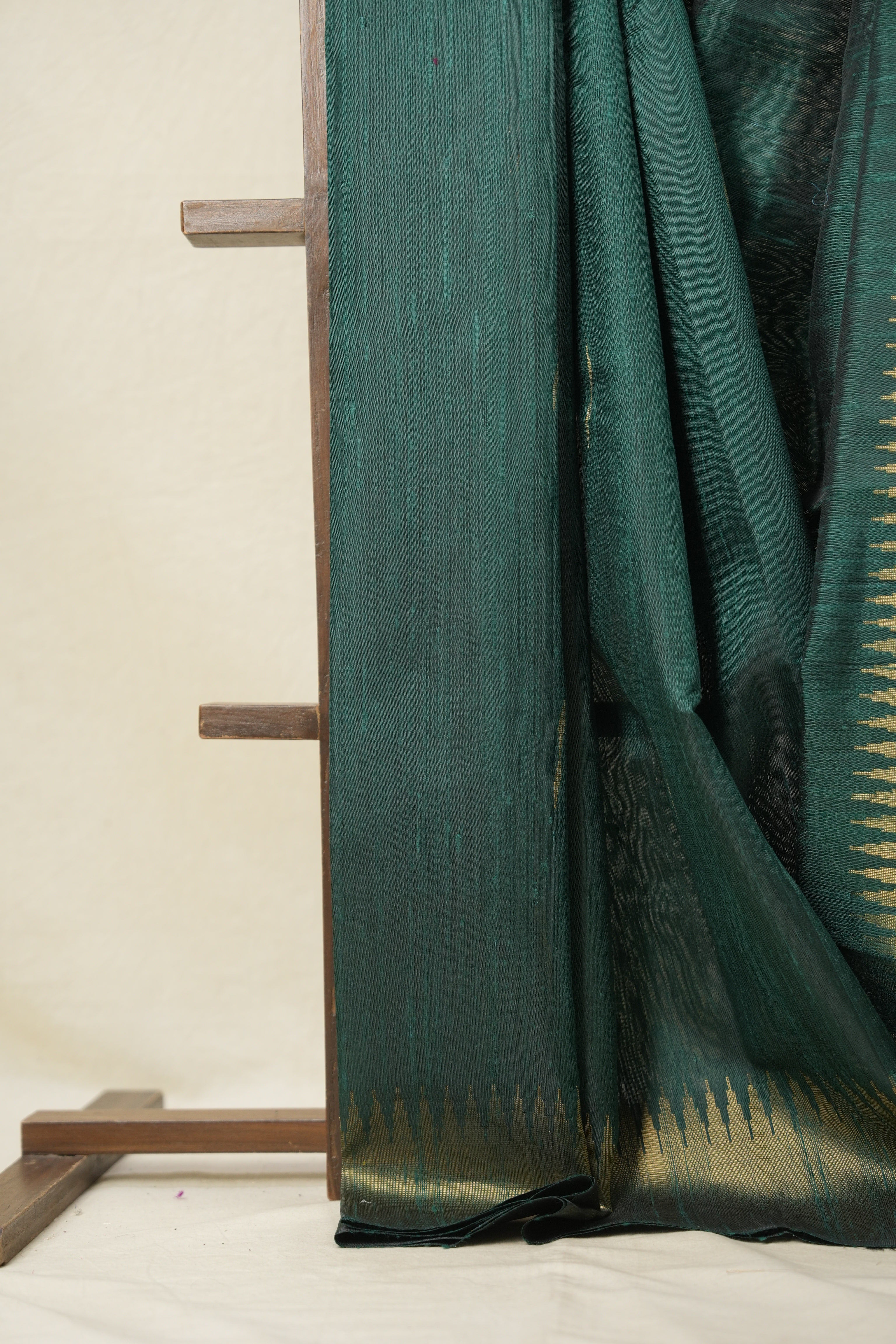 Green Raw Silk Saree - SRGRSS936