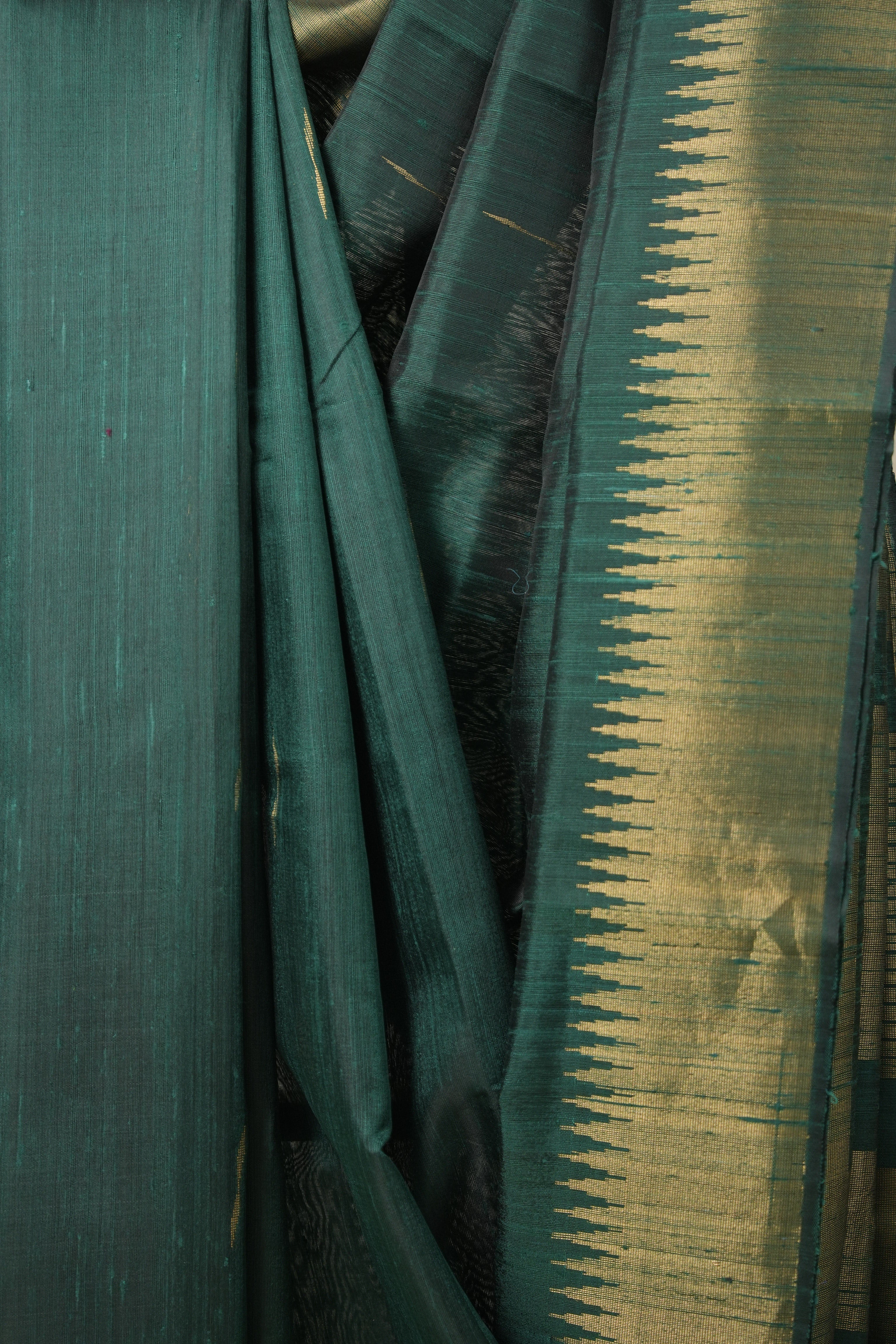 Green Raw Silk Saree - SRGRSS936