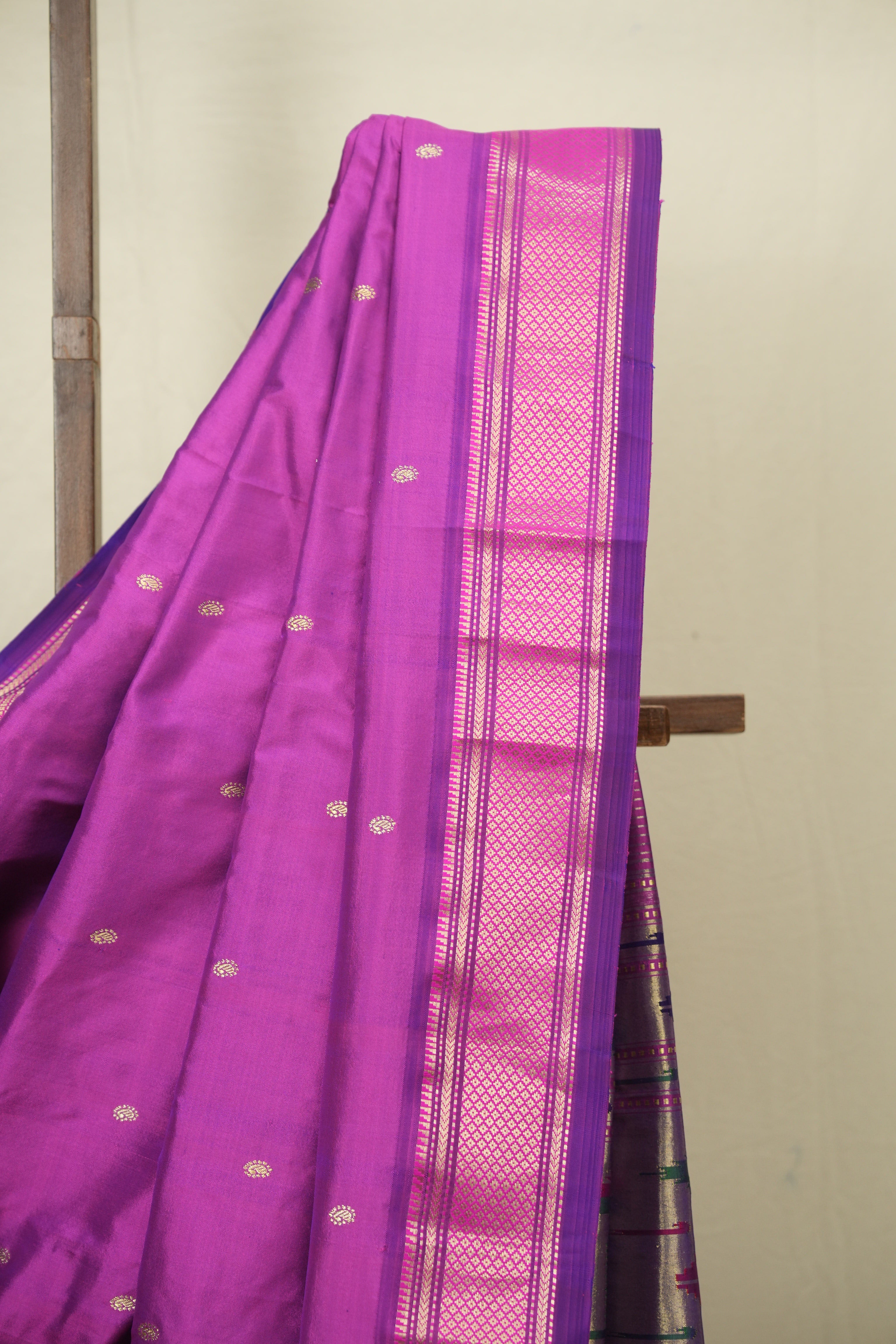 Magenta Silk Paithani Saree - SRMSPS791