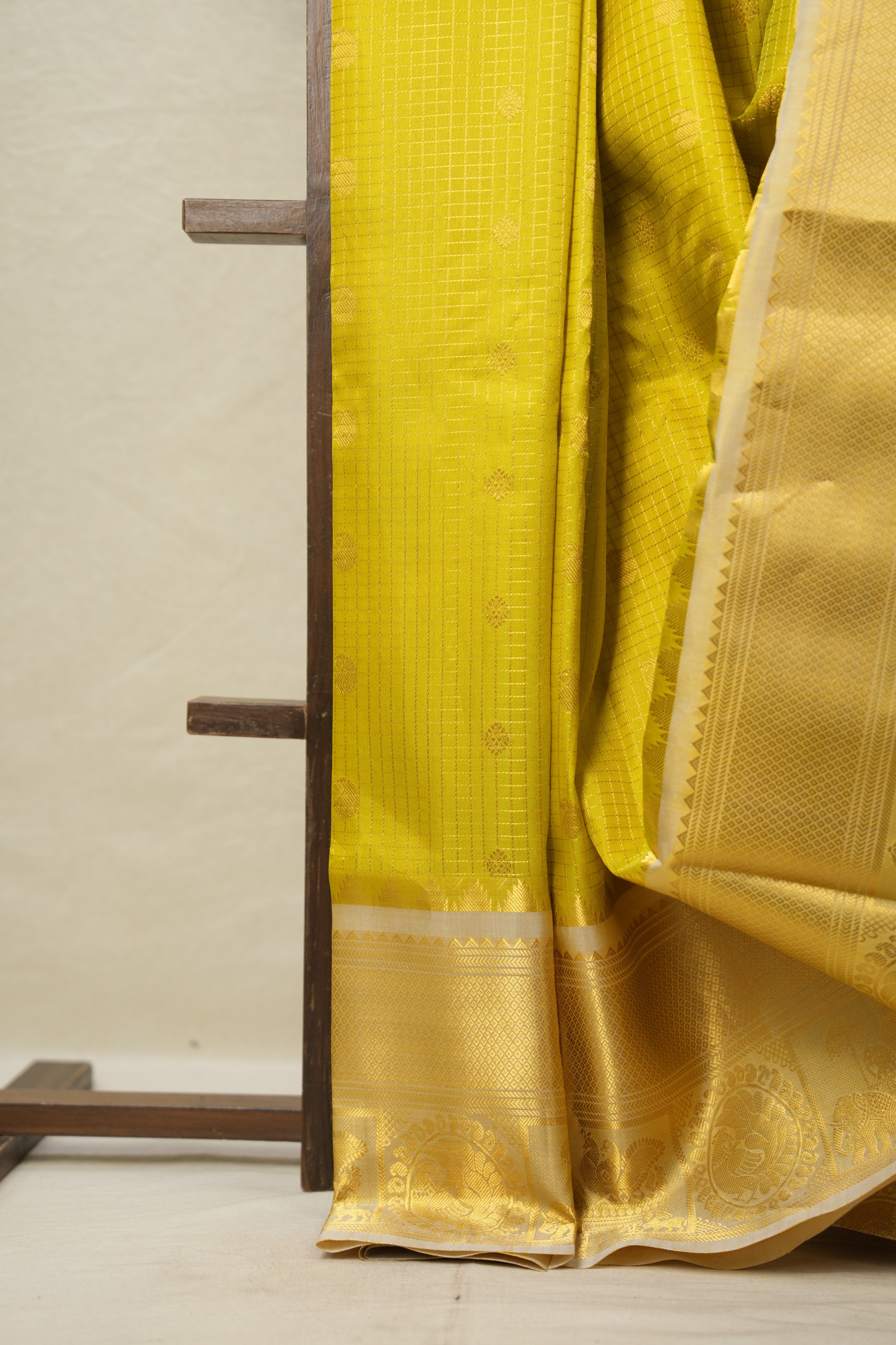 Olive Green Gadwal Silk Saree - SROGGSS614