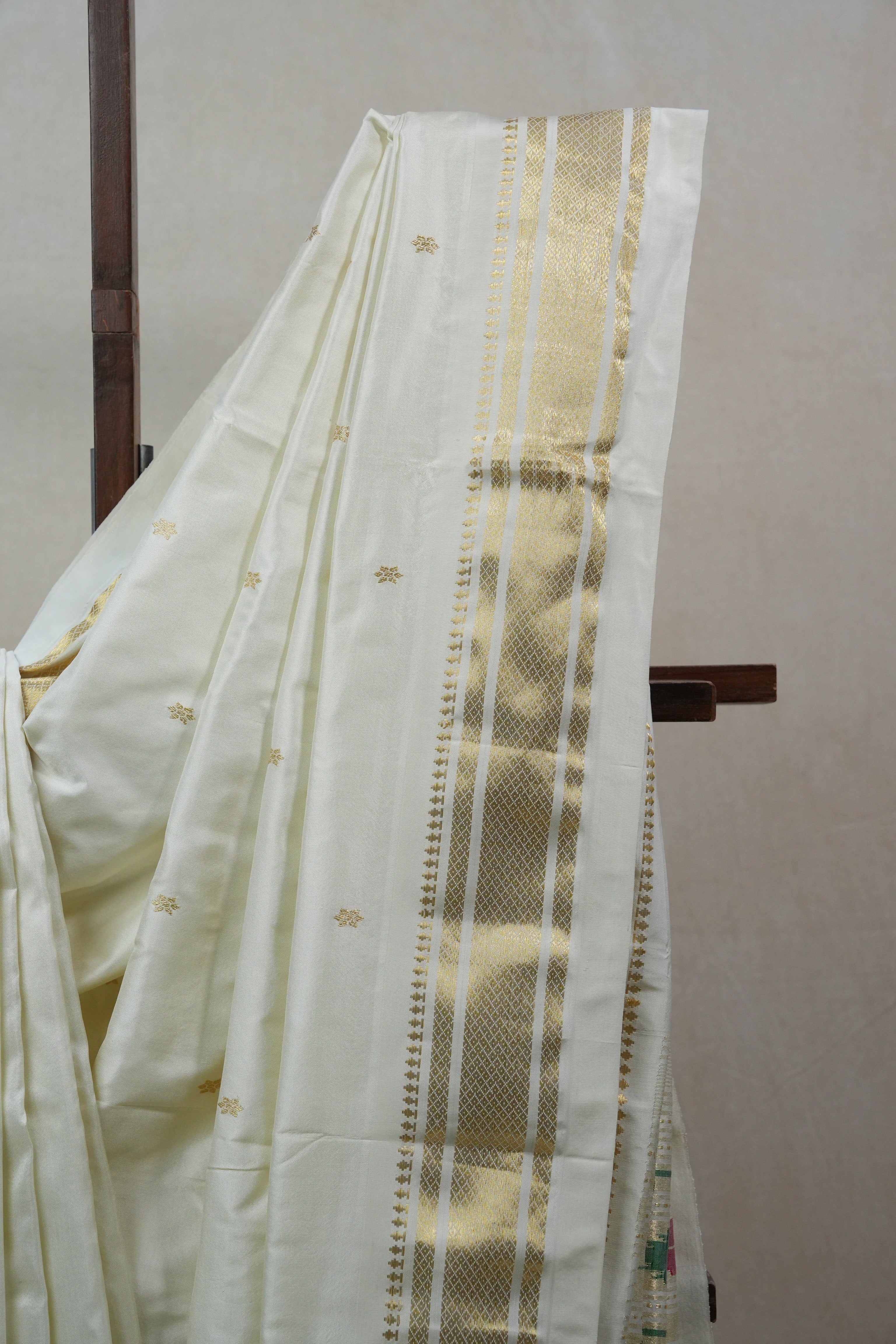 Off-White Silk Paithani Saree - SROWSPS592