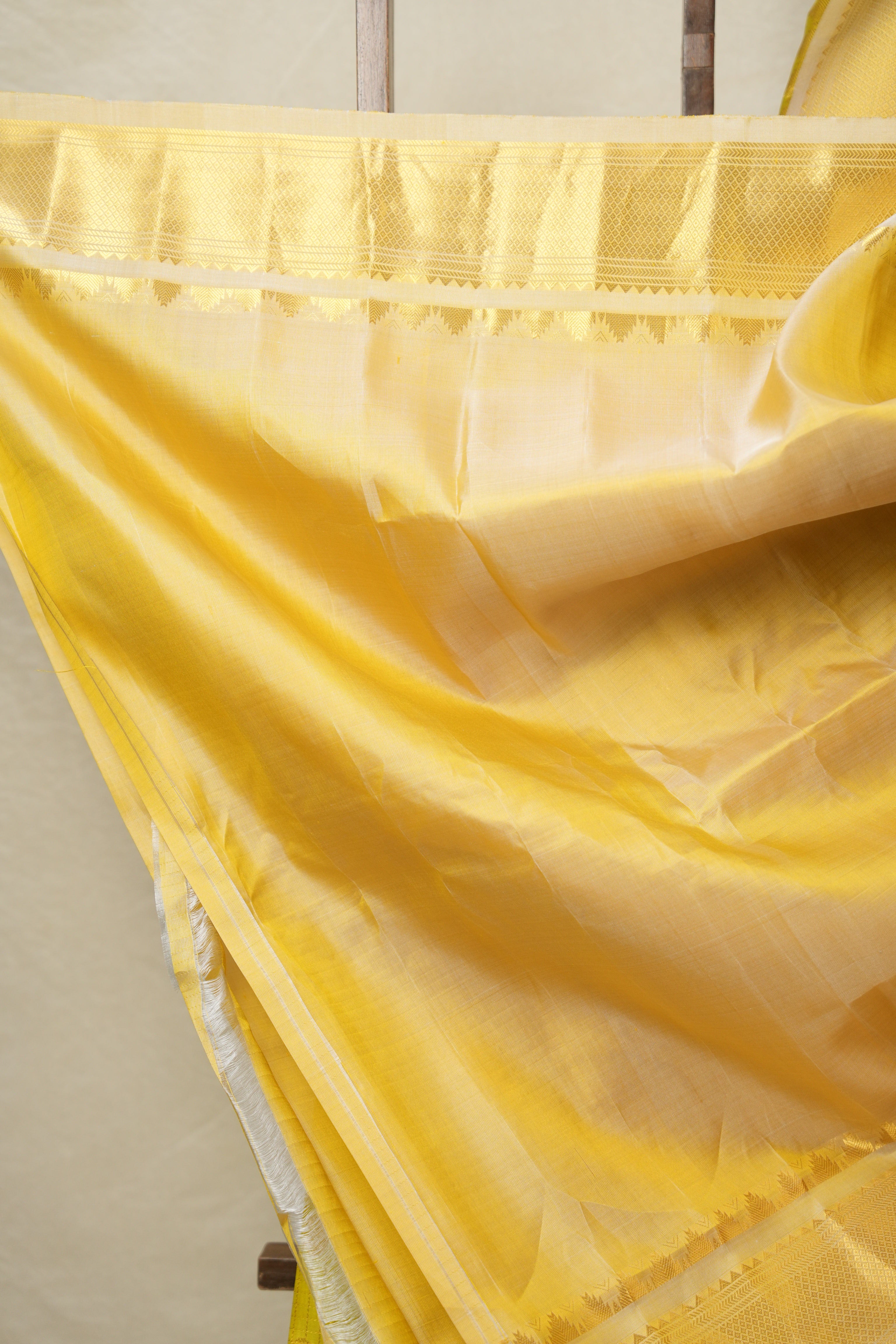 Olive Green Gadwal Silk Saree - SROGGSS614