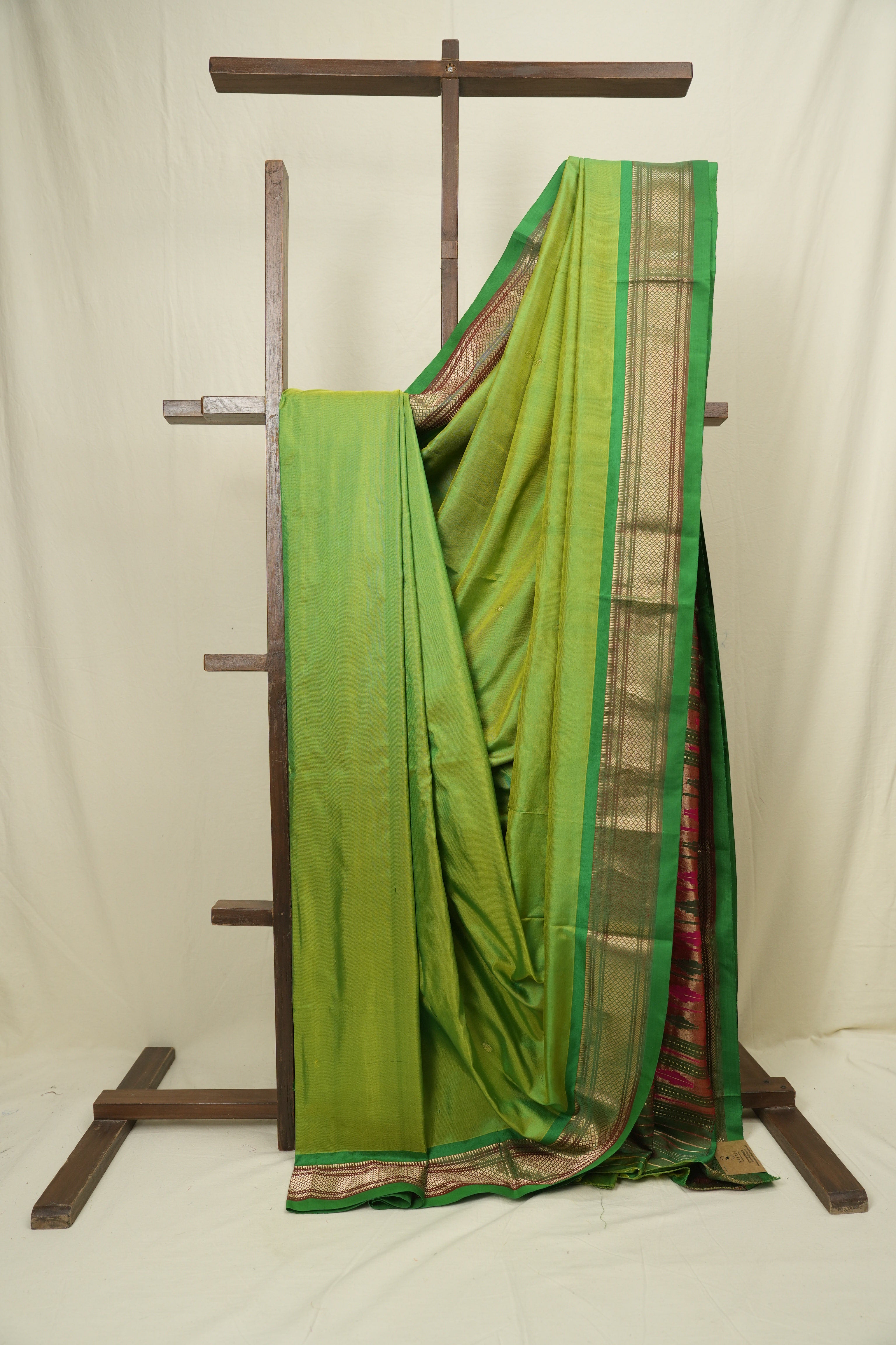 Parrot Green Silk Paithani Saree - SRPGSPS802