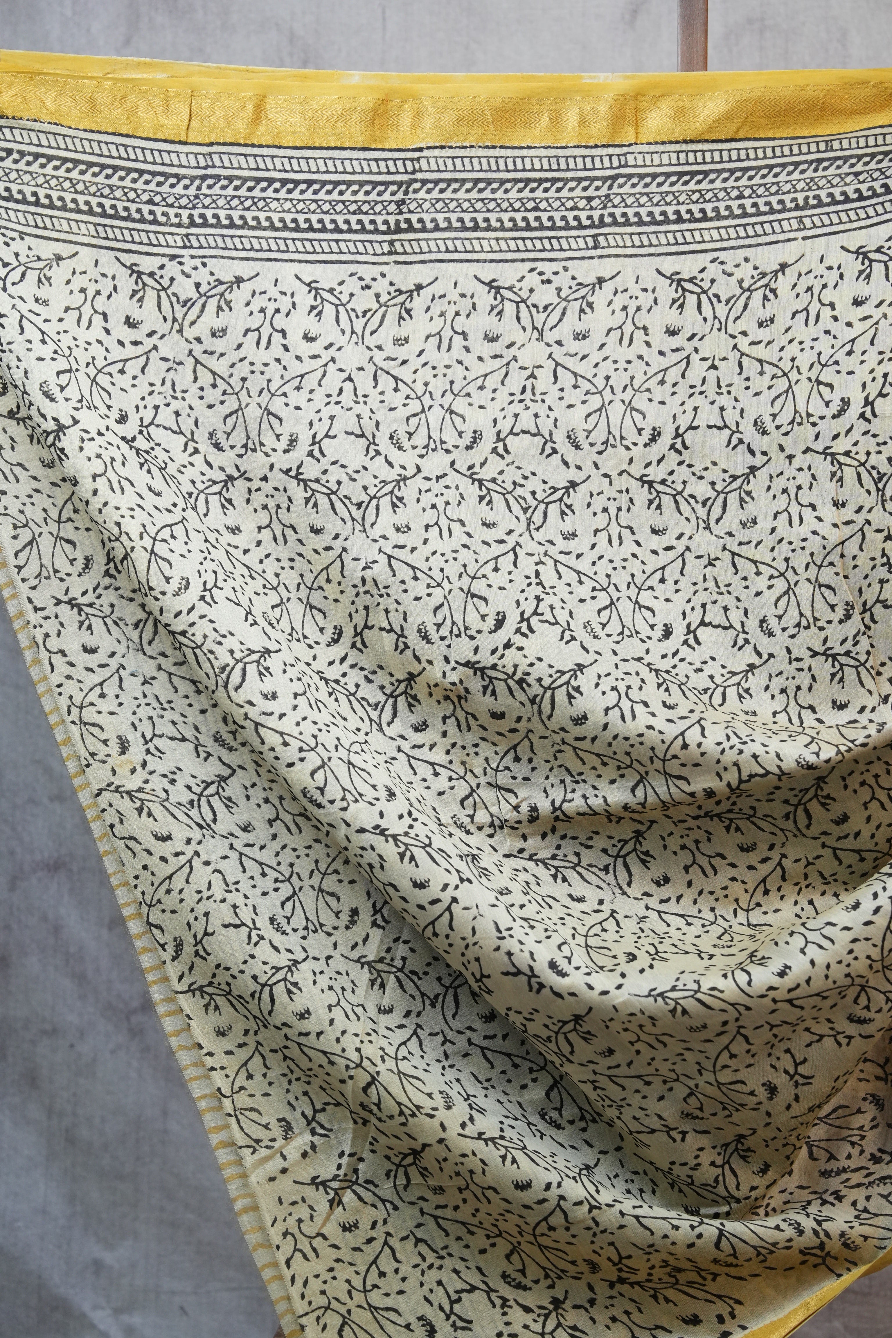 Cream HBP Cotton Silk Saree With Maheshwari Border - SRCCSS767