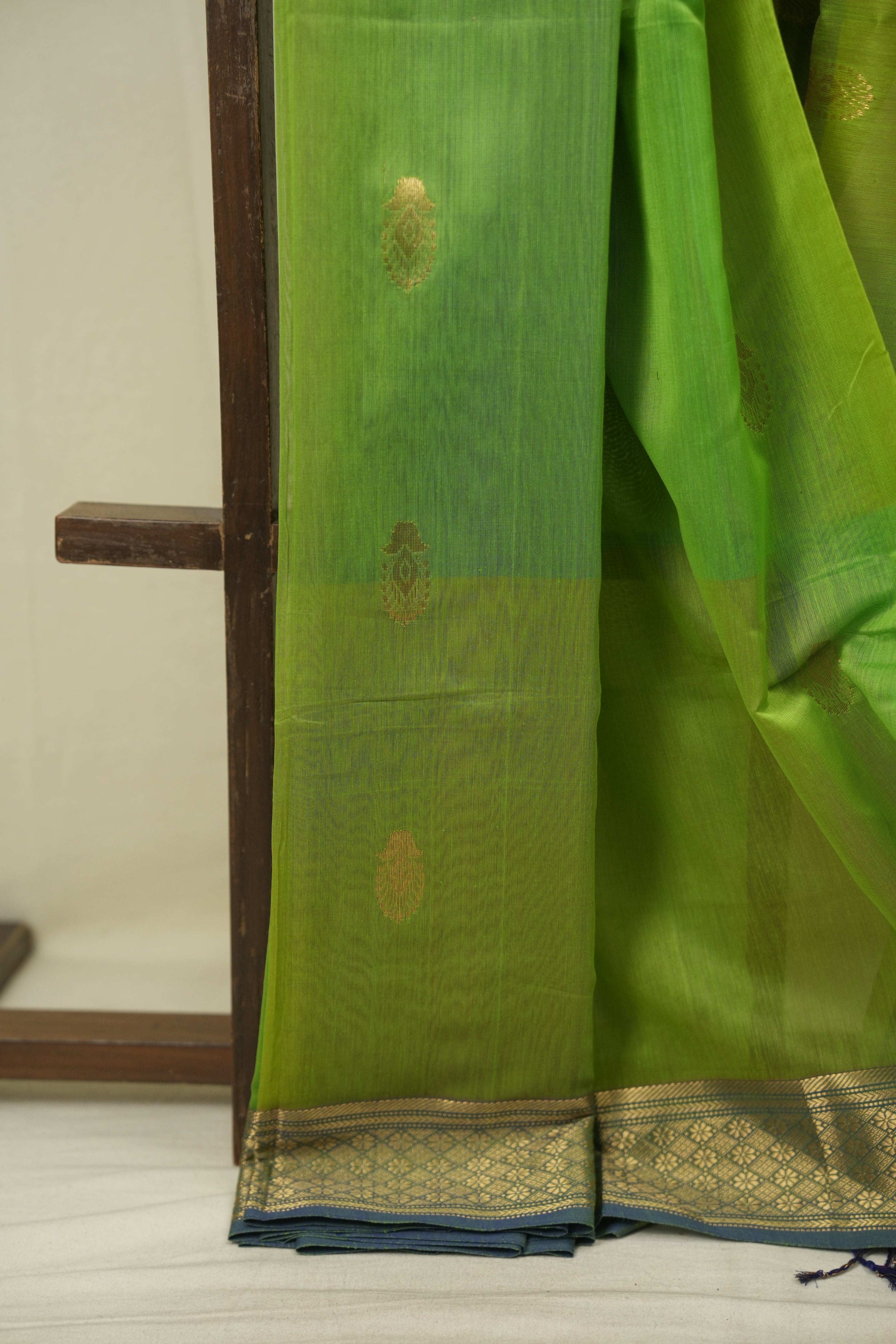 Dual Tone Parrot Green Maheshwari Saree- SRDTPGMS1367