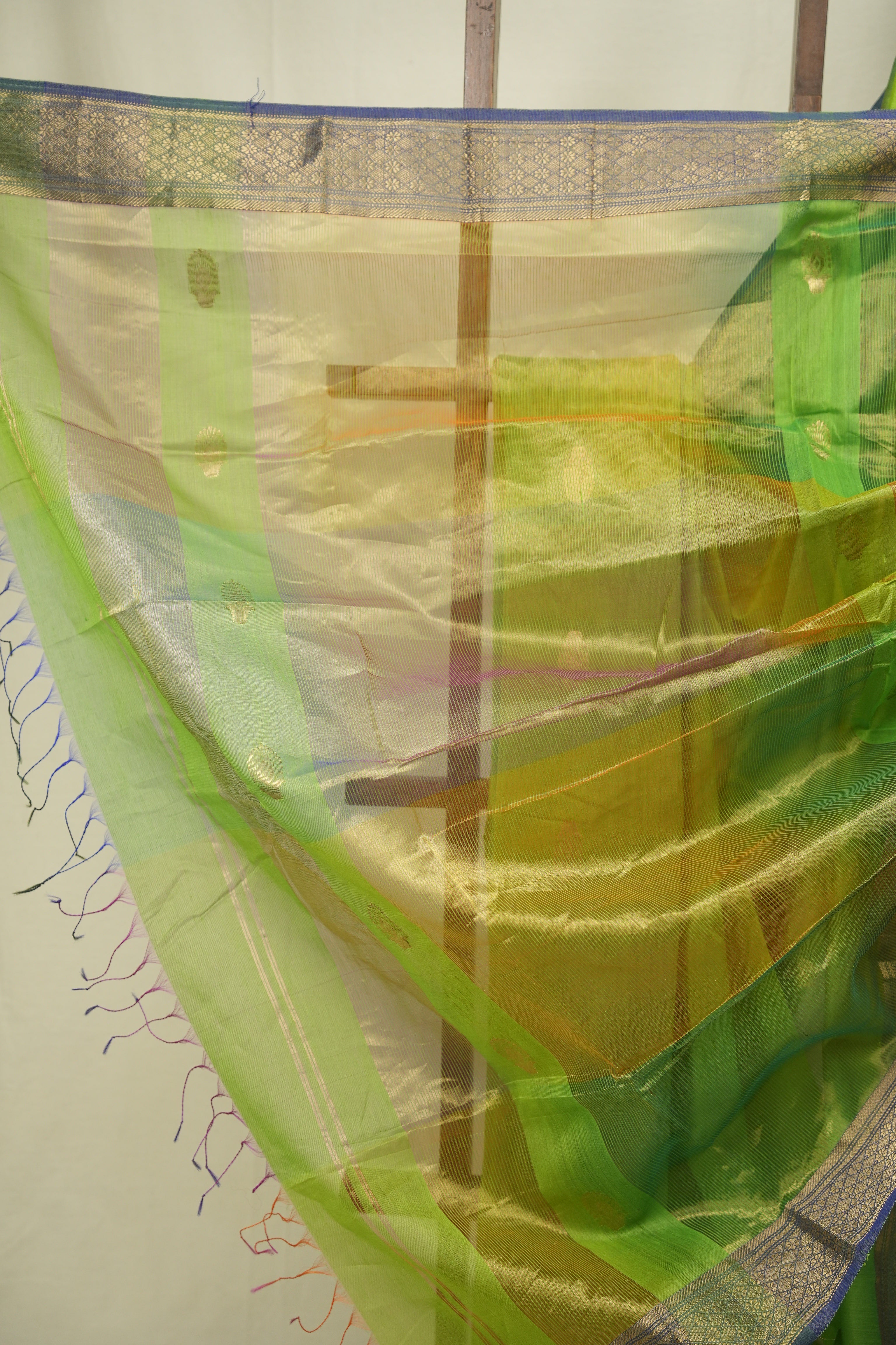 Dual Tone Parrot Green Maheshwari Saree- SRDTPGMS1367