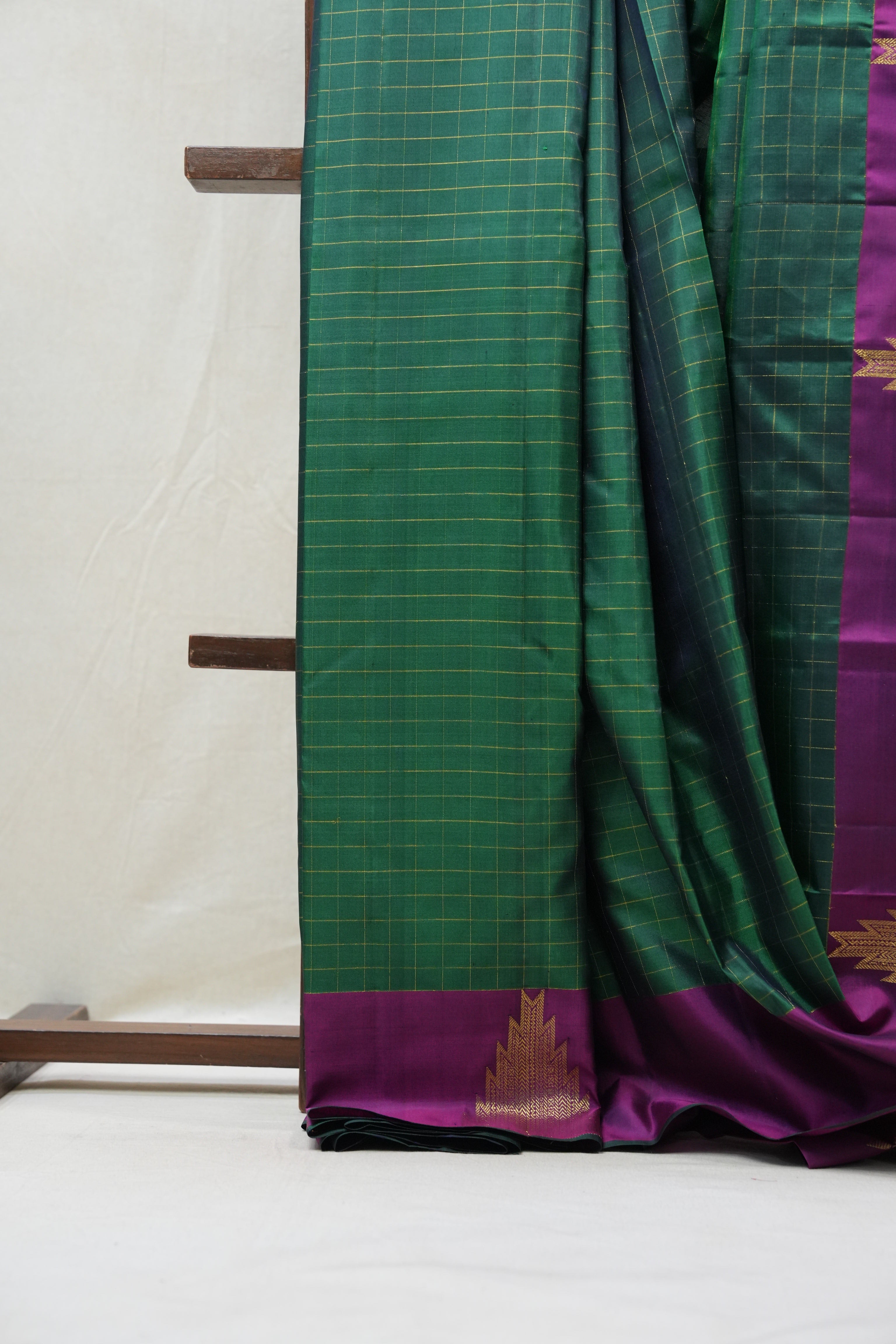 Dark Green Kanjeevaram Silk Saree - SRDGKSS921