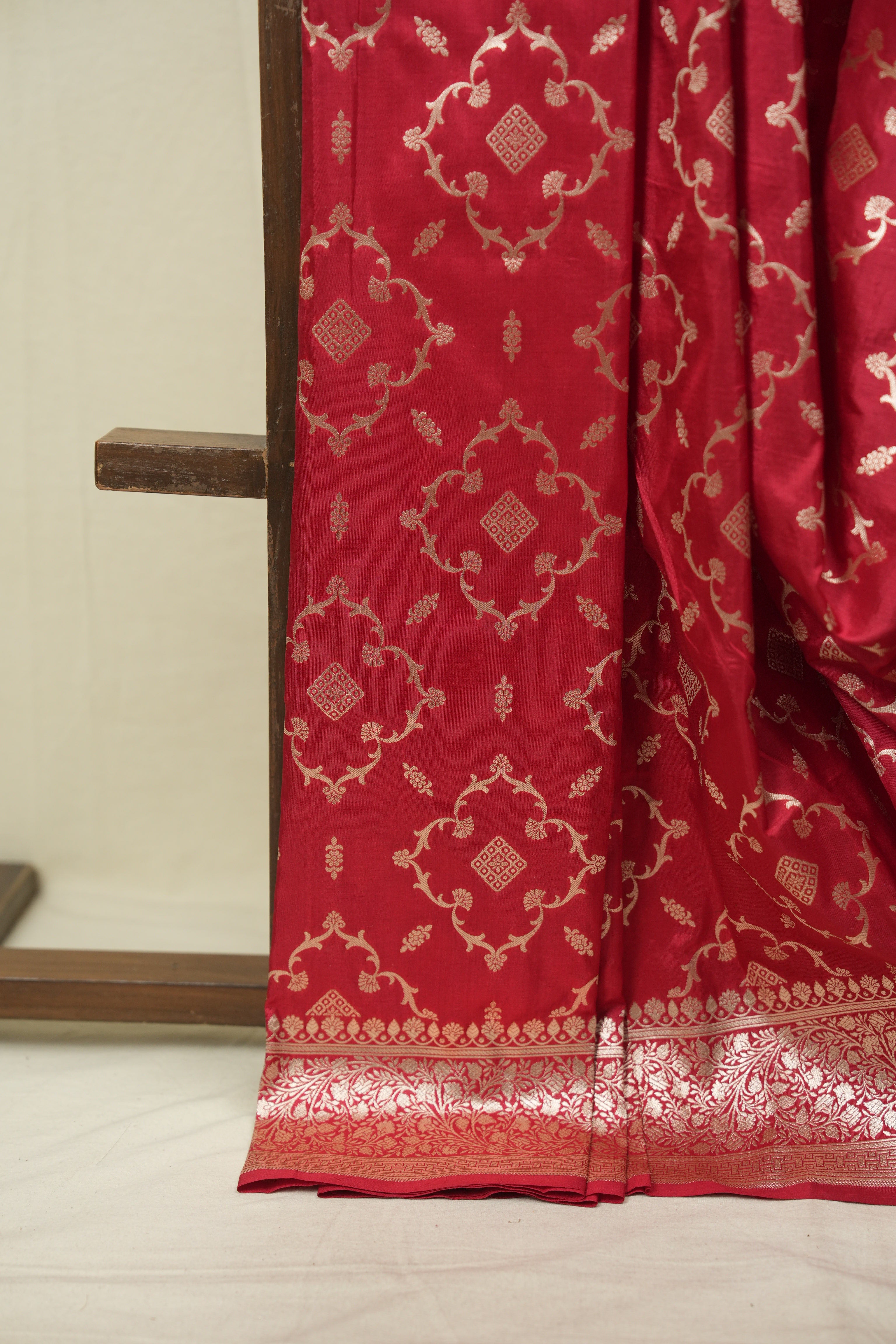 Red Banarasi Silk Saree - SRRBSS963