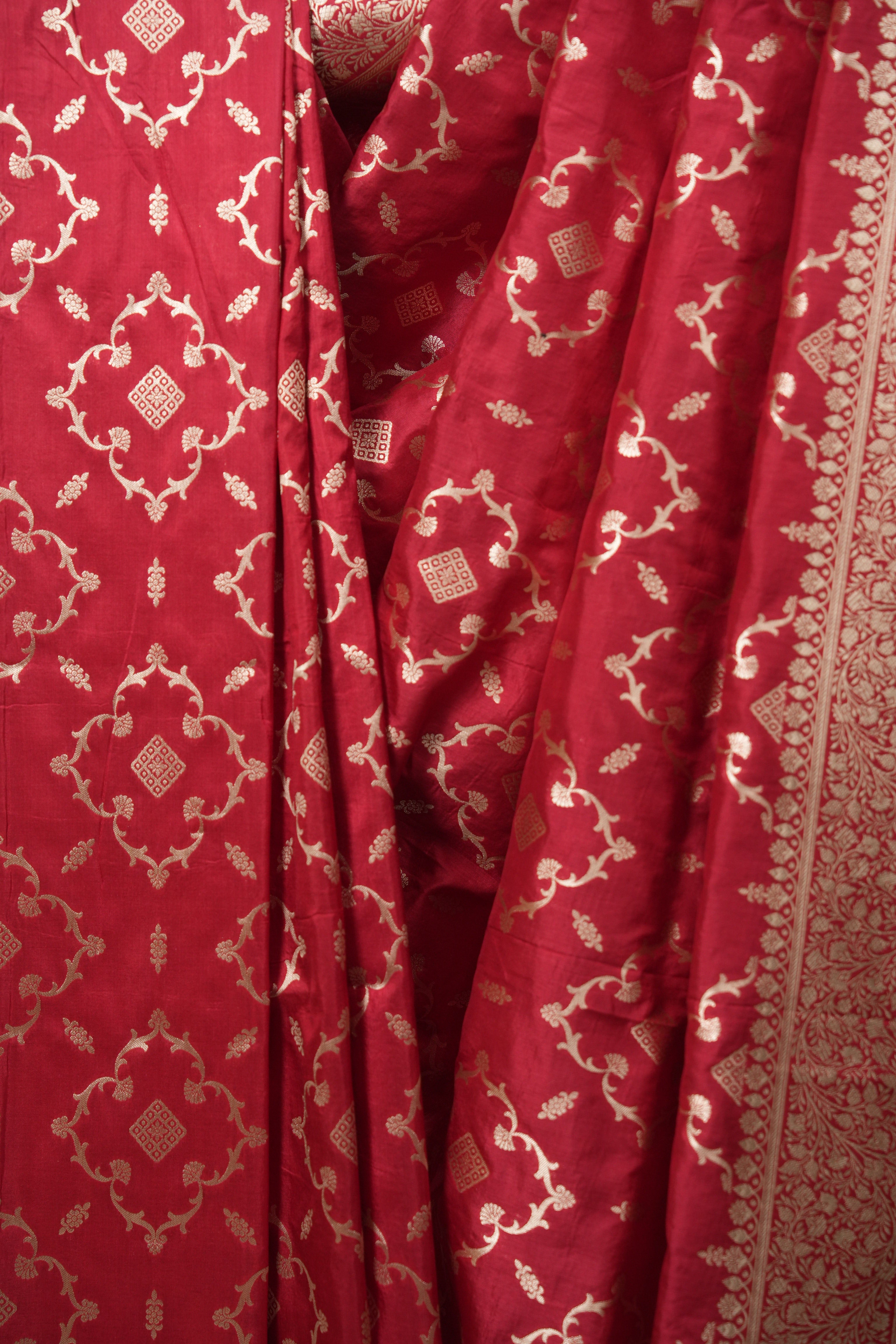 Red Banarasi Silk Saree - SRRBSS963