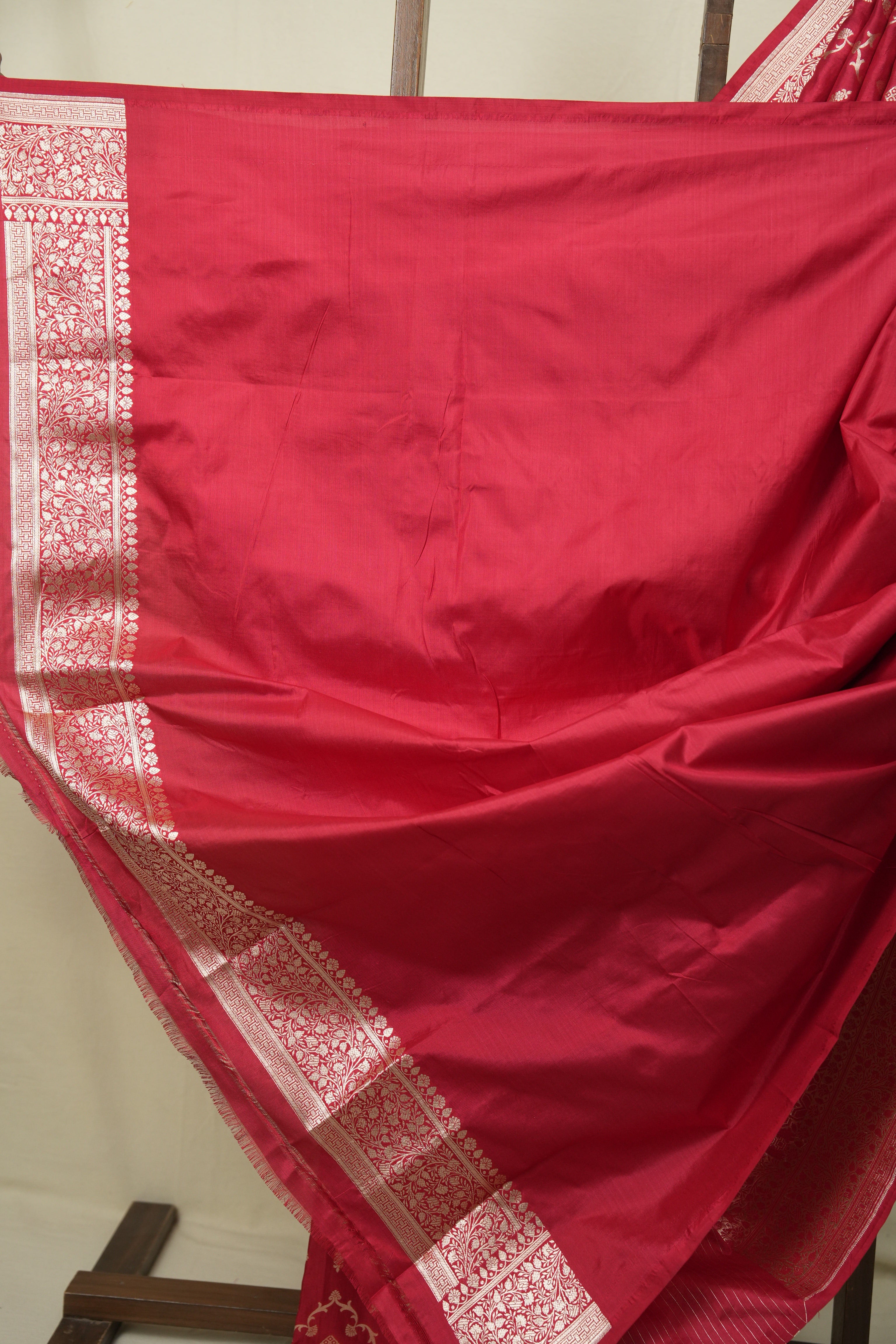 Red Banarasi Silk Saree - SRRBSS963