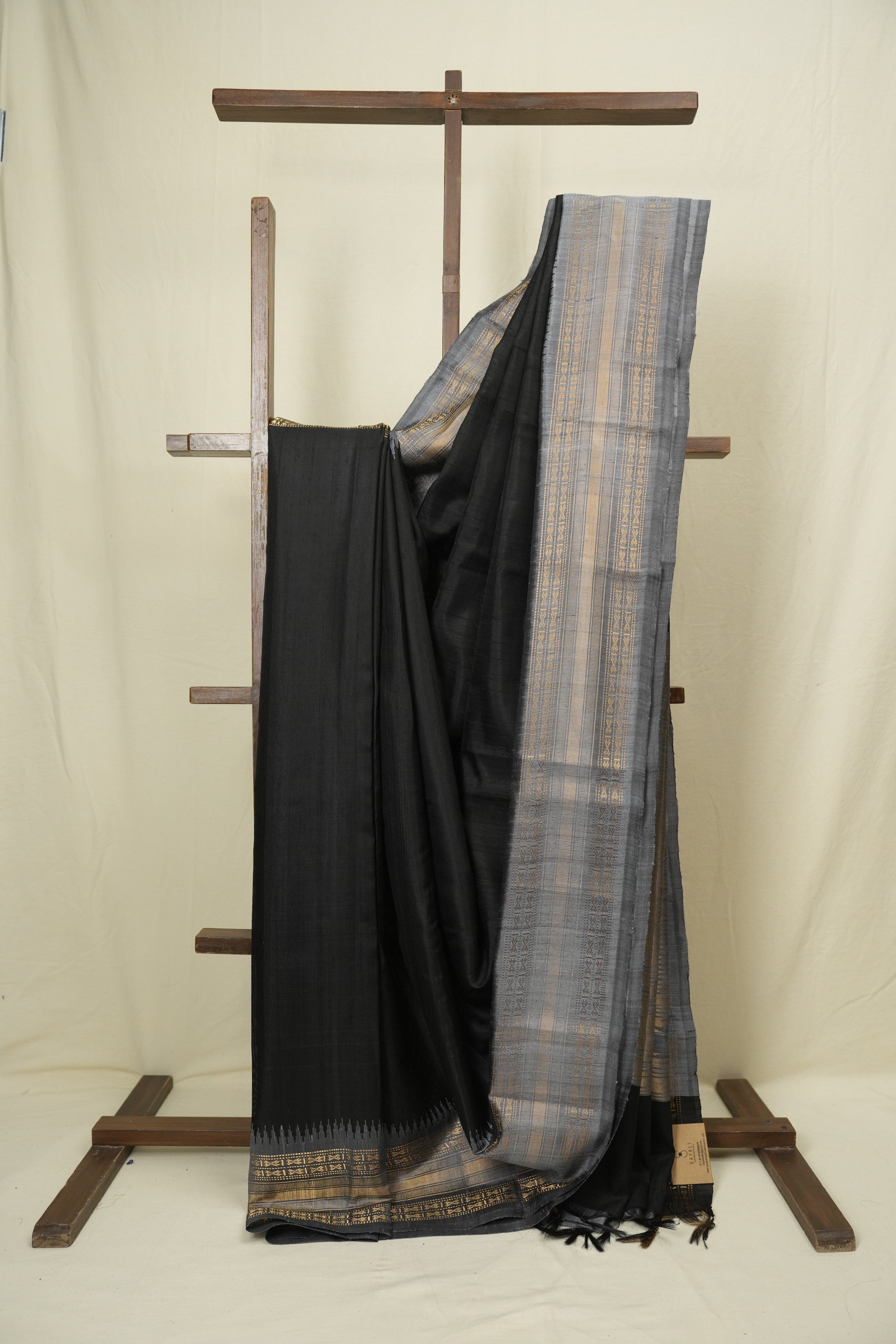 Black Raw Silk Saree - SRBRSS1042