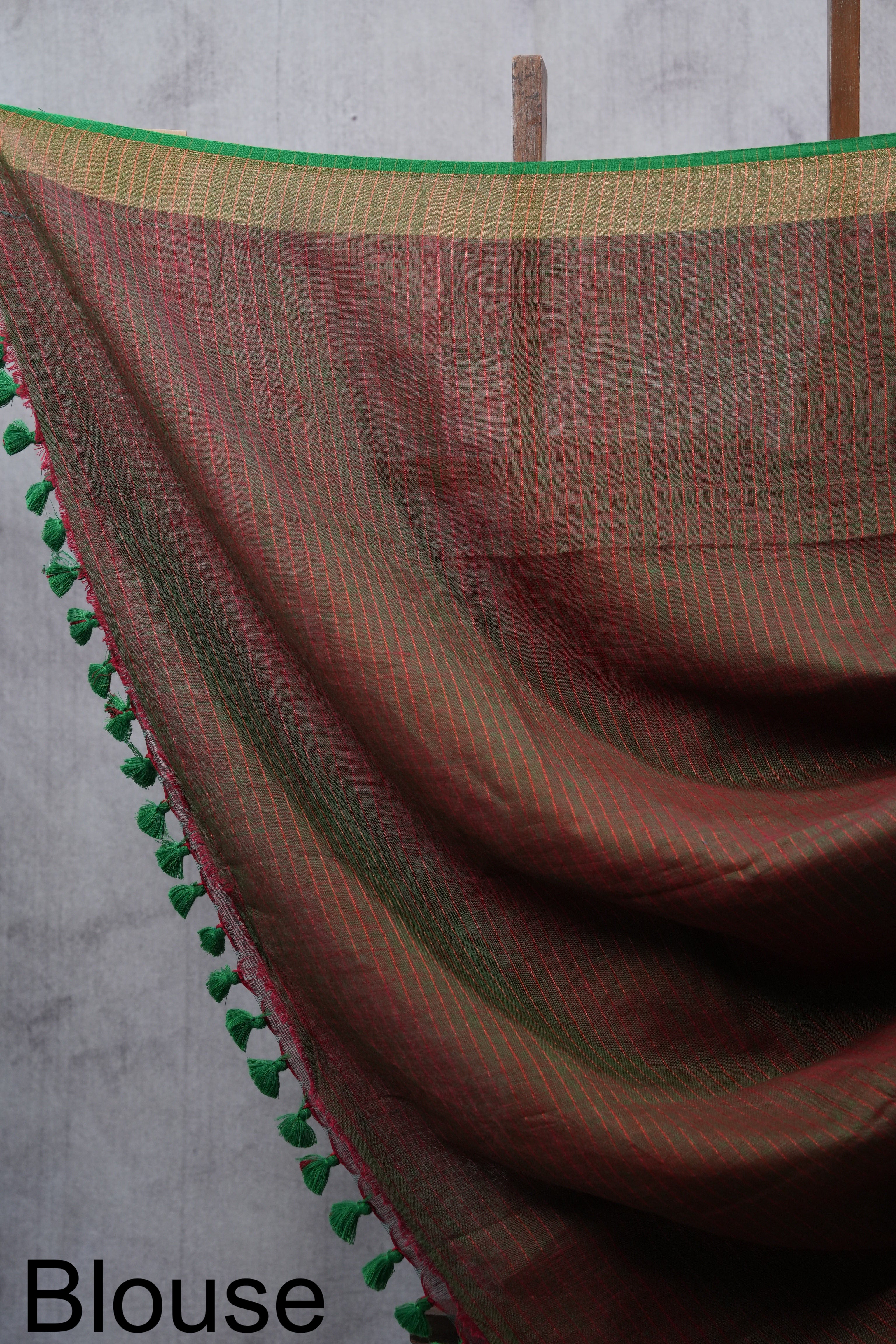 Two Tone Maroon Plain Linen Saree With Tassels - SRTTMPLS258