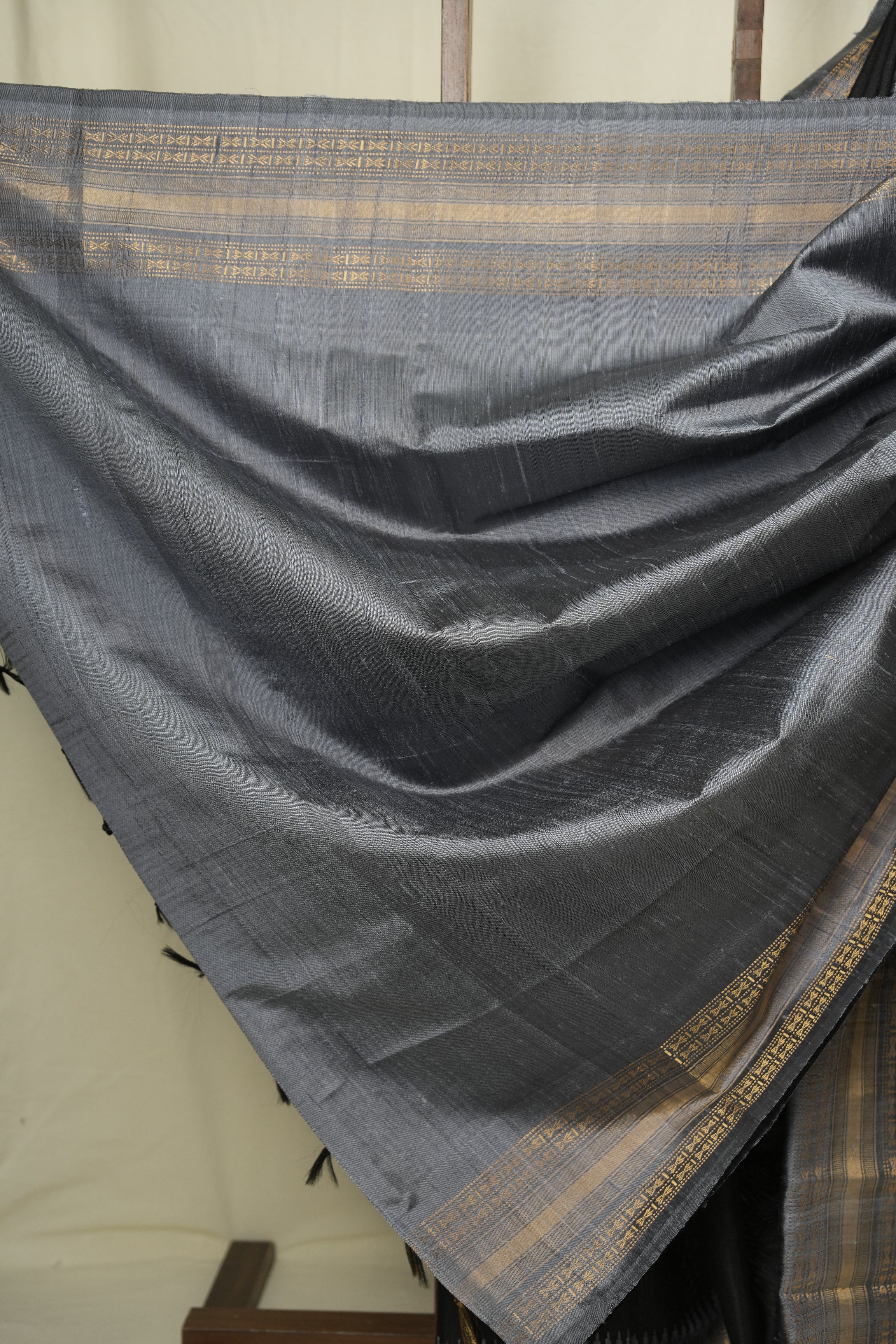 Black Raw Silk Saree - SRBRSS1042