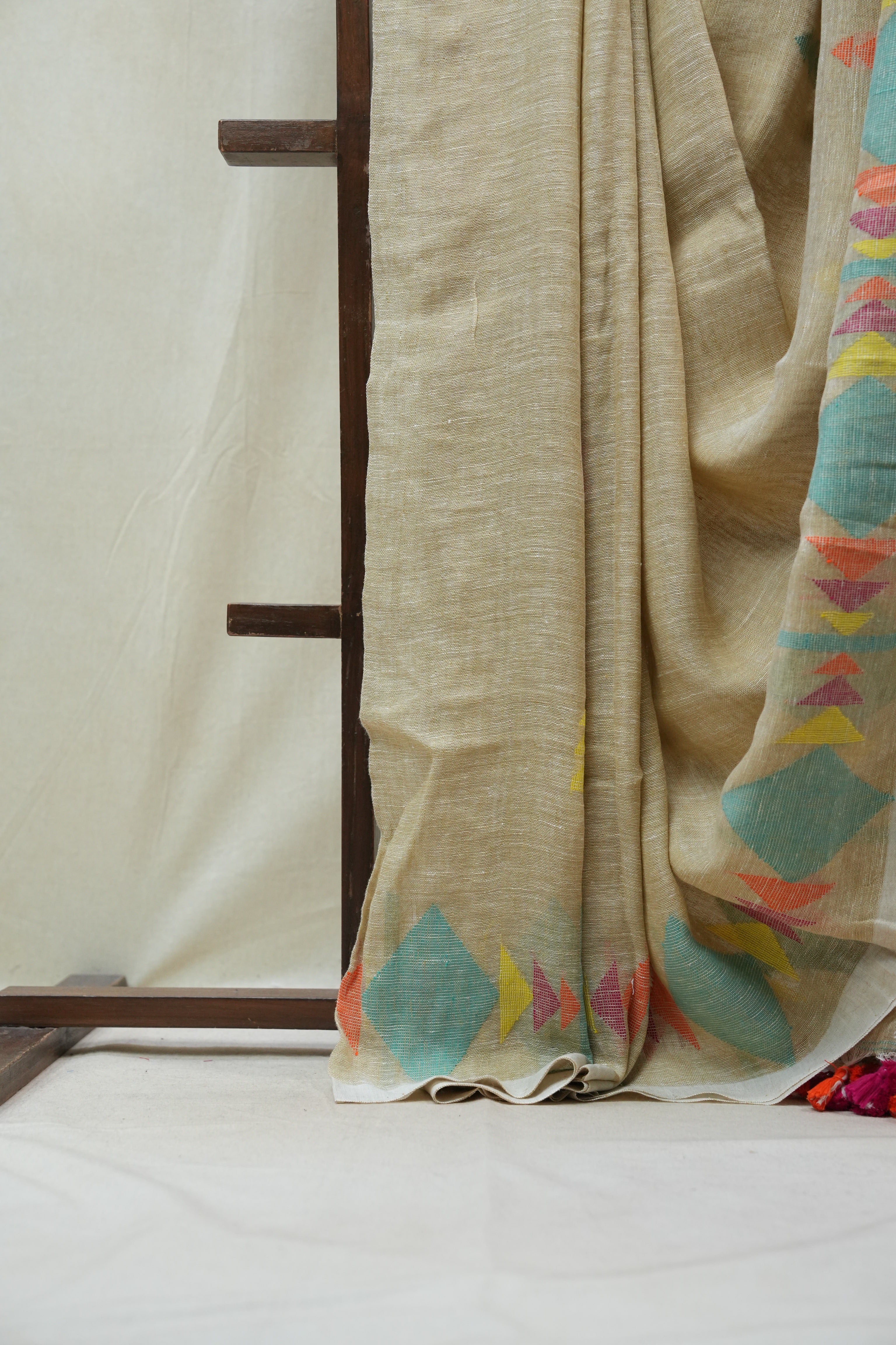 Light Yellow Linen Jamdani Saree With Tassels -  SRLYLS365