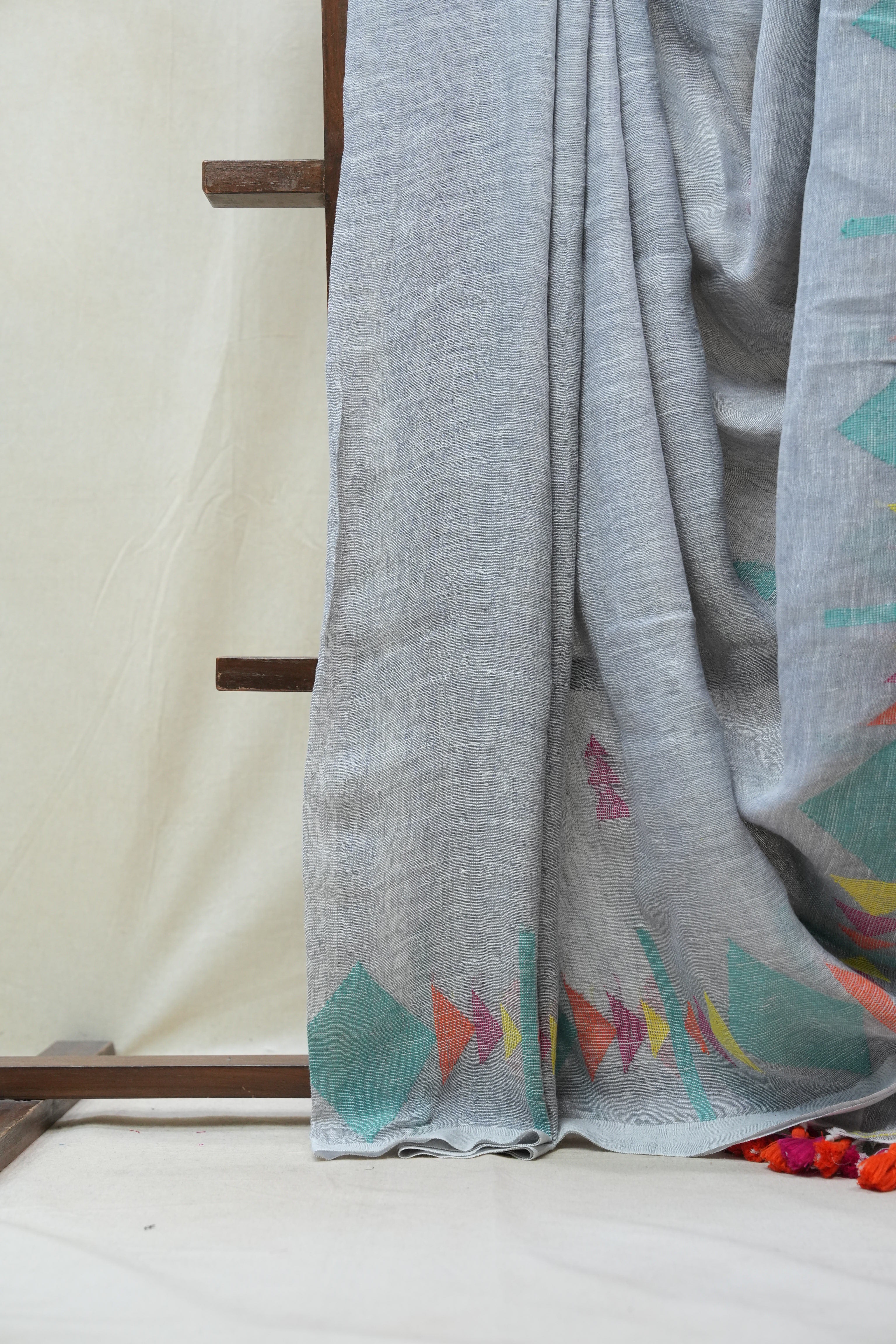 Blueish Grey Linen Jamdani Saree With Tassels -  SRBGLS364