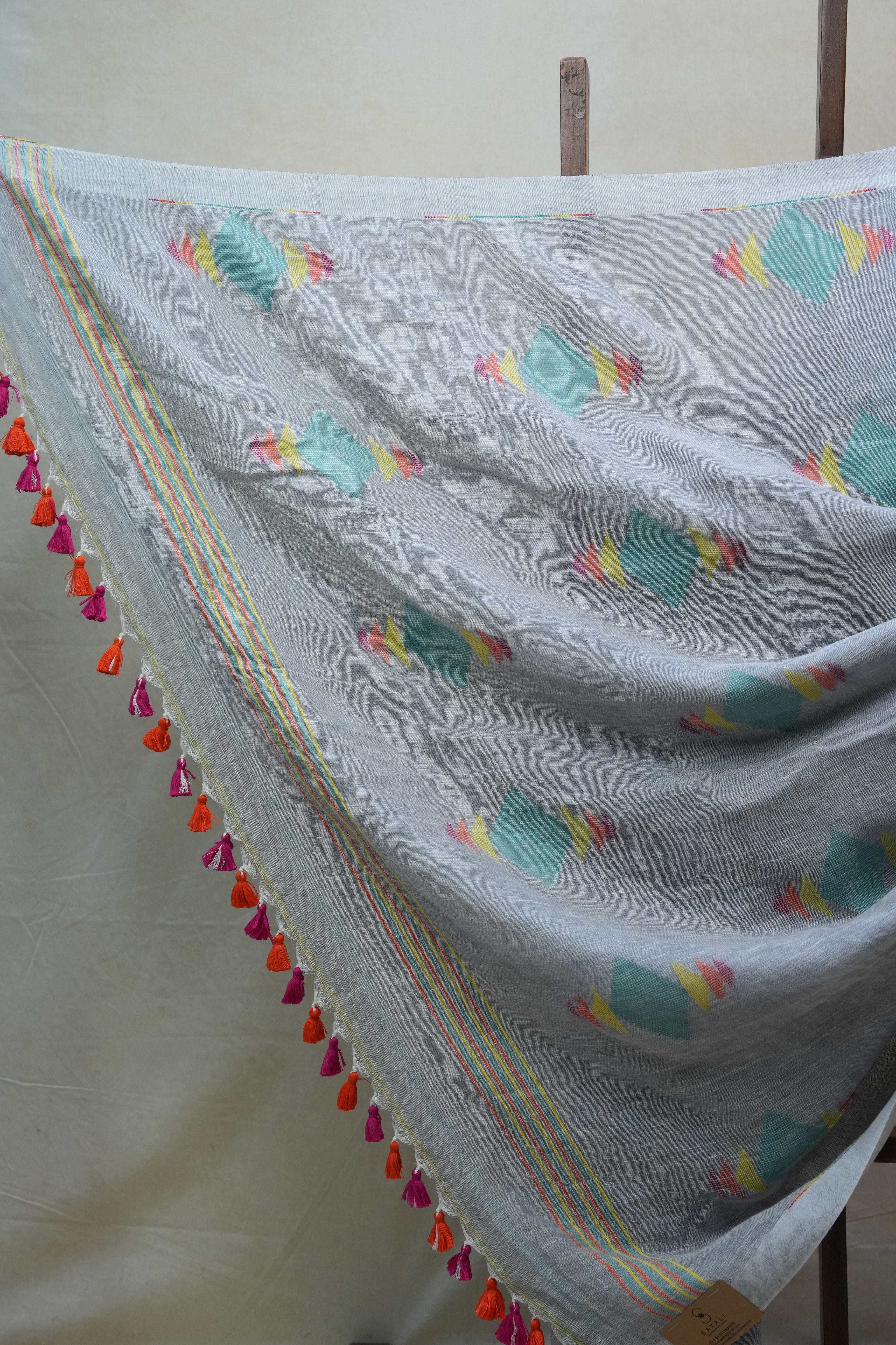 Blueish Grey Linen Jamdani Saree With Tassels -  SRBGLS364