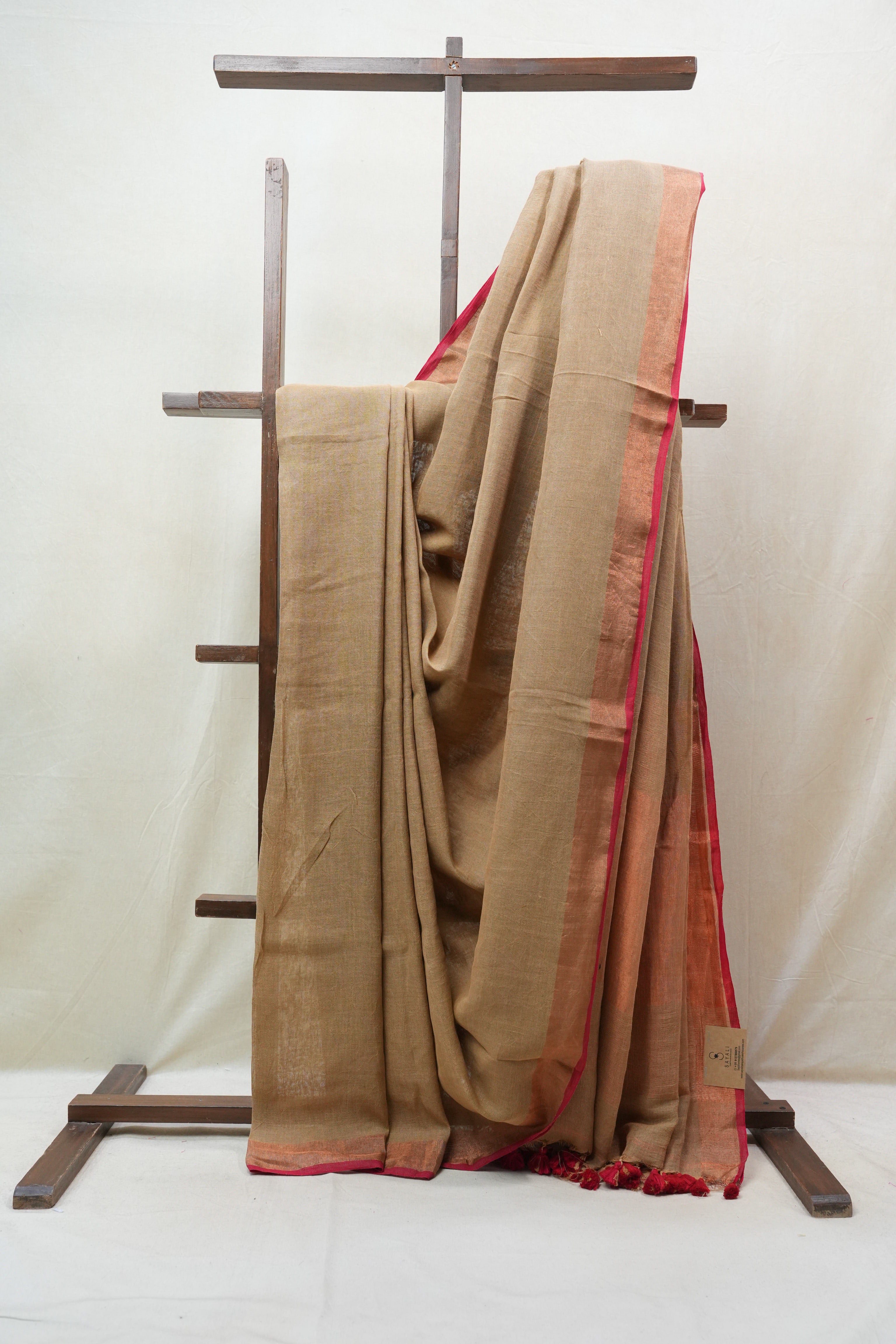 Bridge Plain Linen Saree With Red Tassels - SRBPLS293