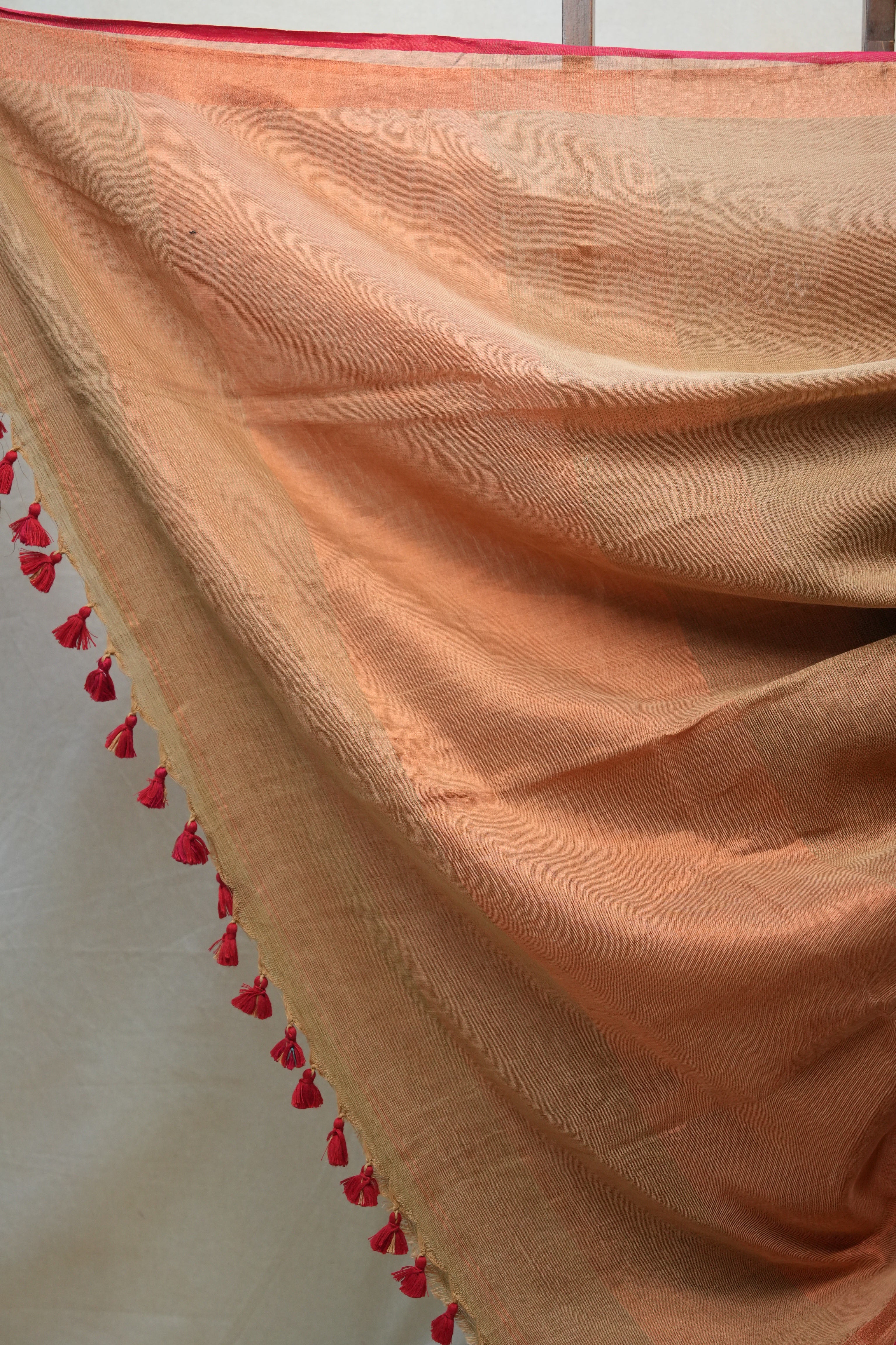 Bridge Plain Linen Saree With Red Tassels - SRBPLS293