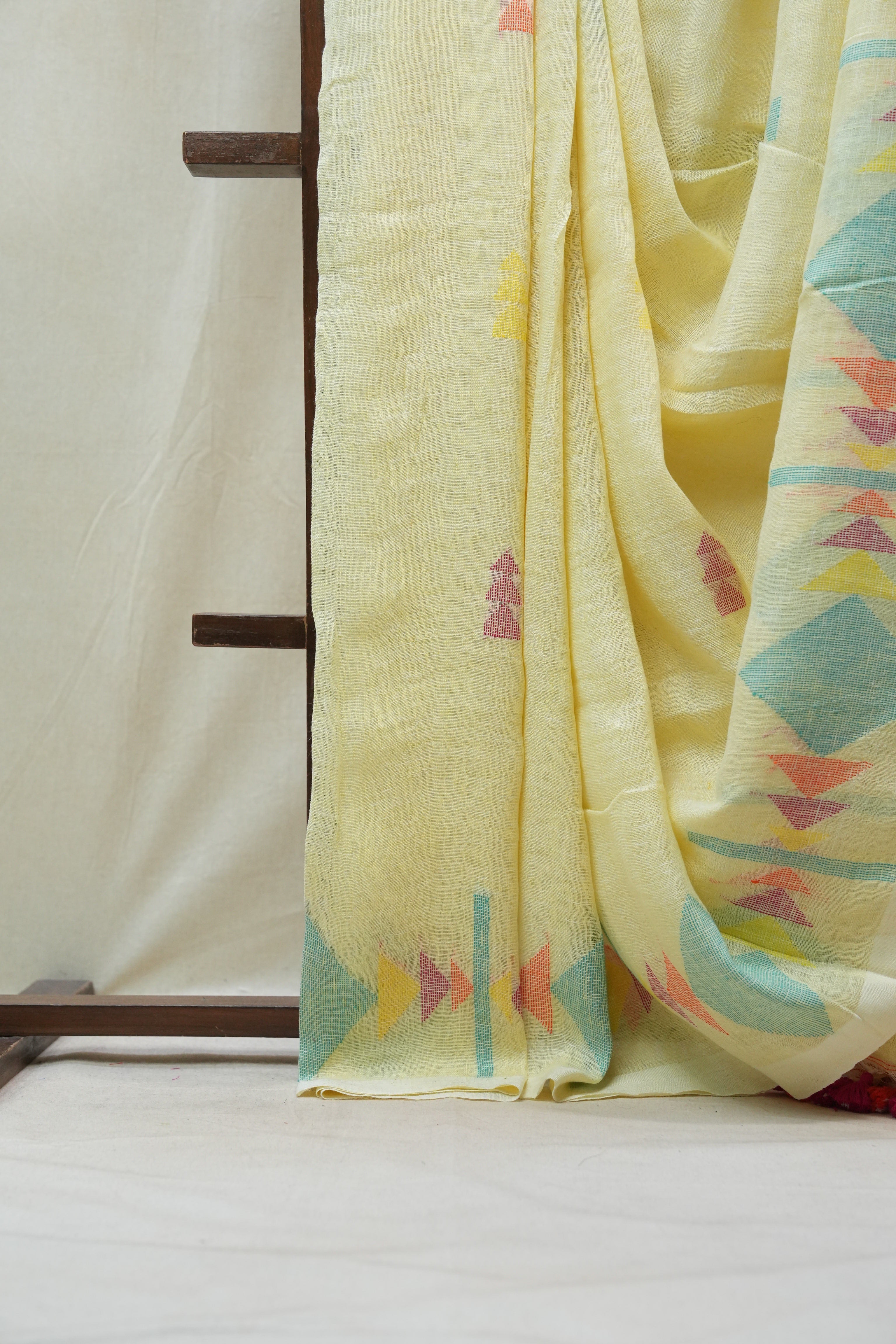 Light Yellow Linen Jamdani Saree With Tassels - SRLYLJS360