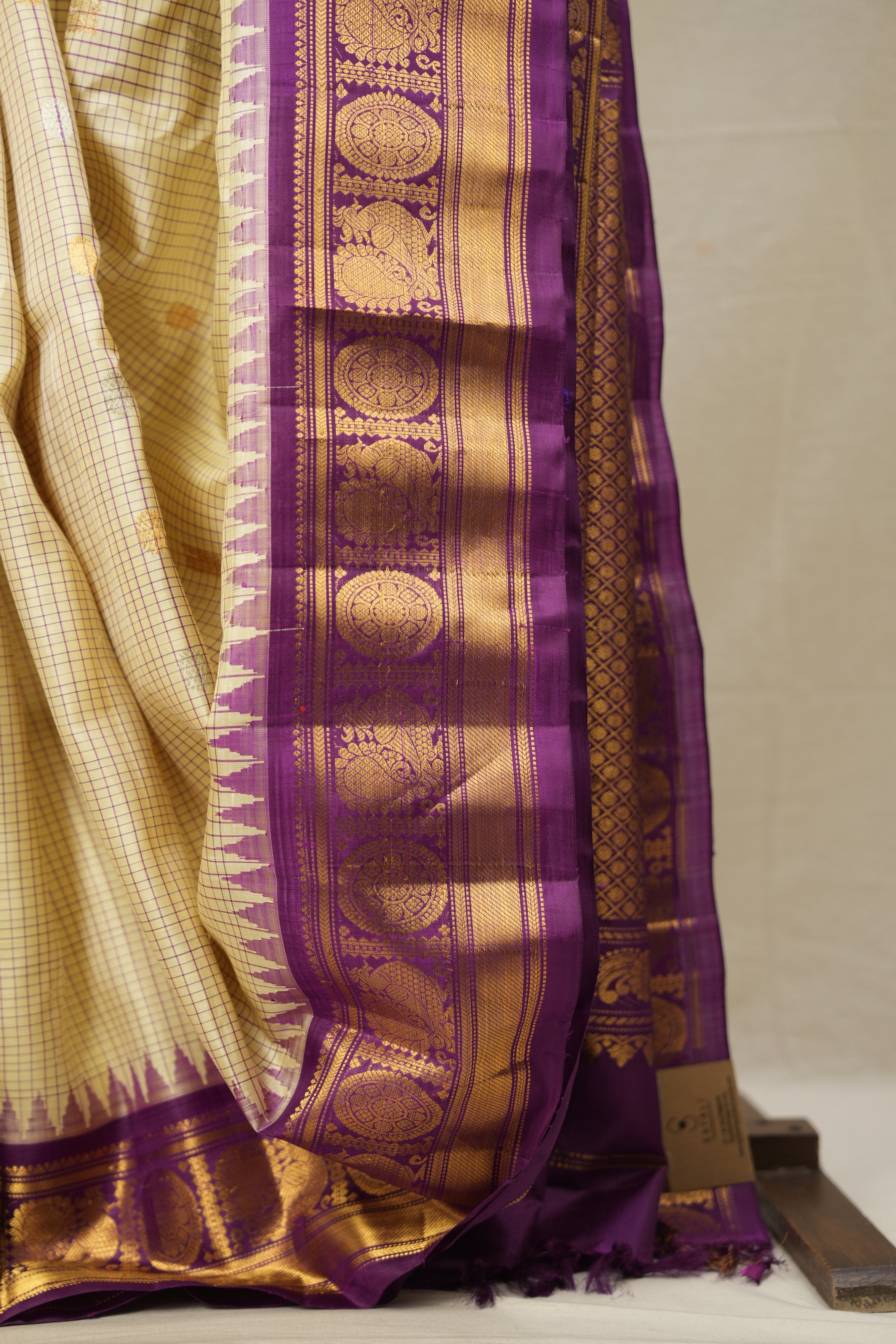 Cream Gadwal Silk Saree - SRCGSS605