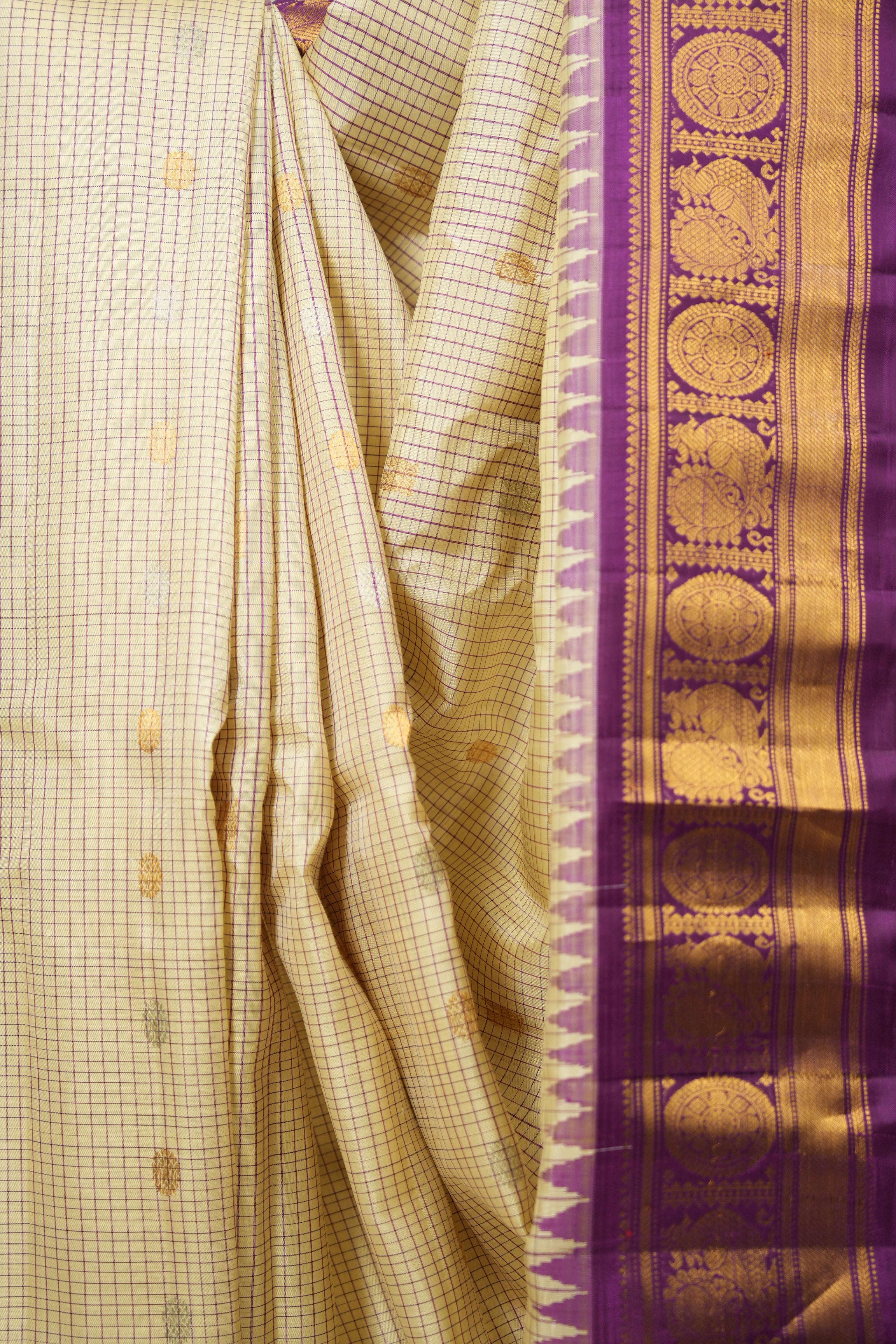 Cream Gadwal Silk Saree - SRCGSS605