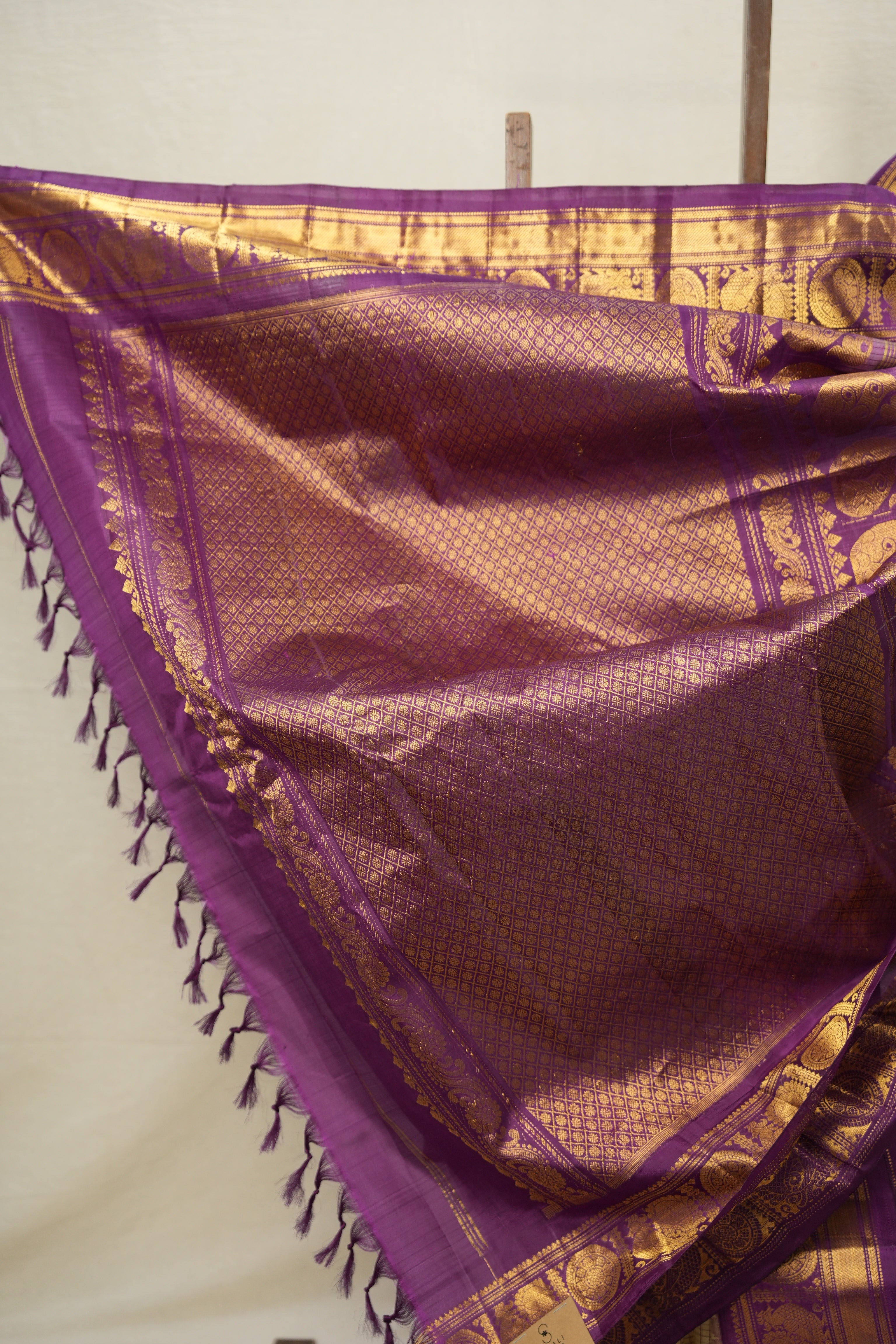 Cream Gadwal Silk Saree - SRCGSS605