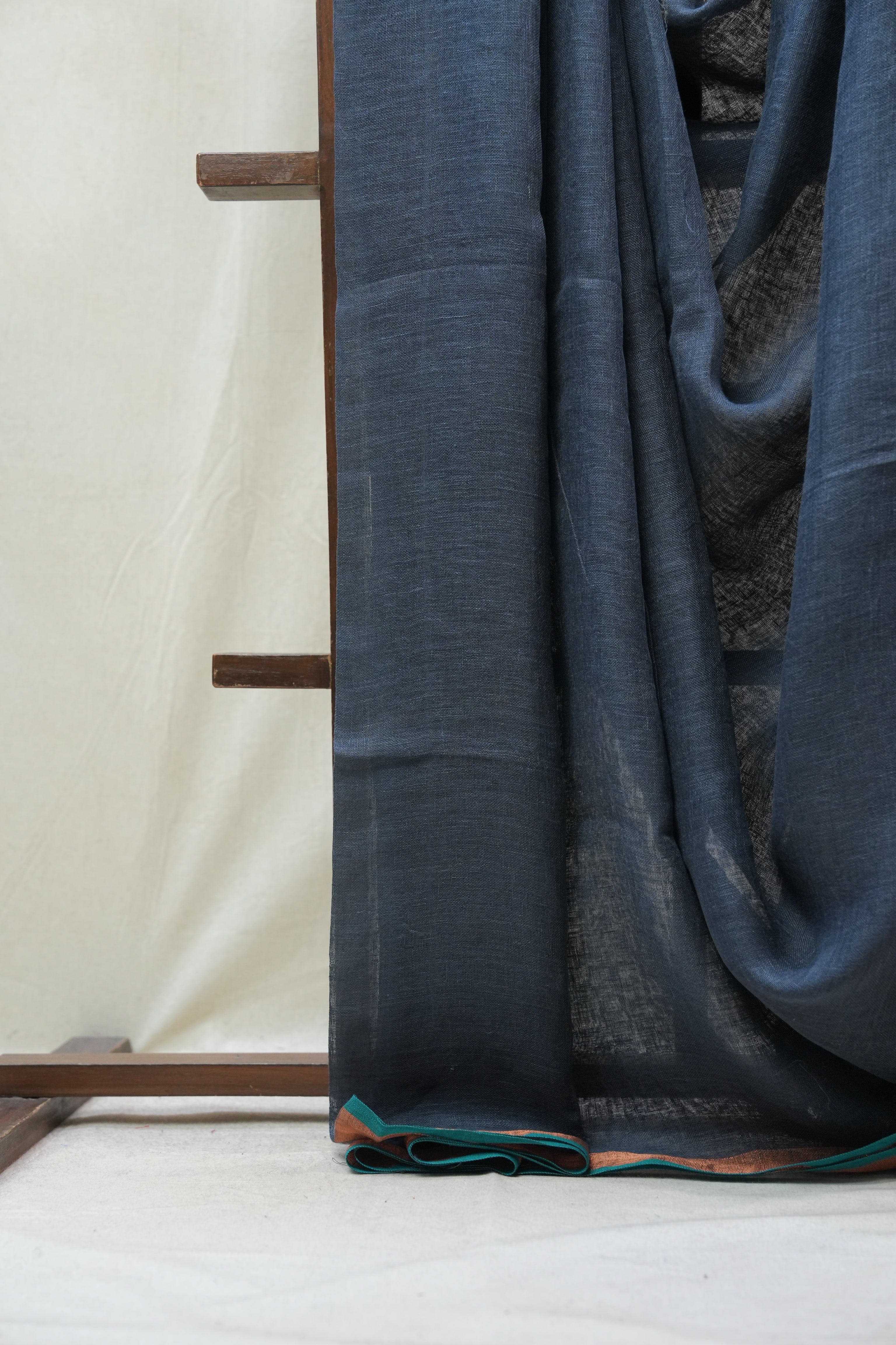 Teal Plain Linen Saree With Tassels - SRLPLS275