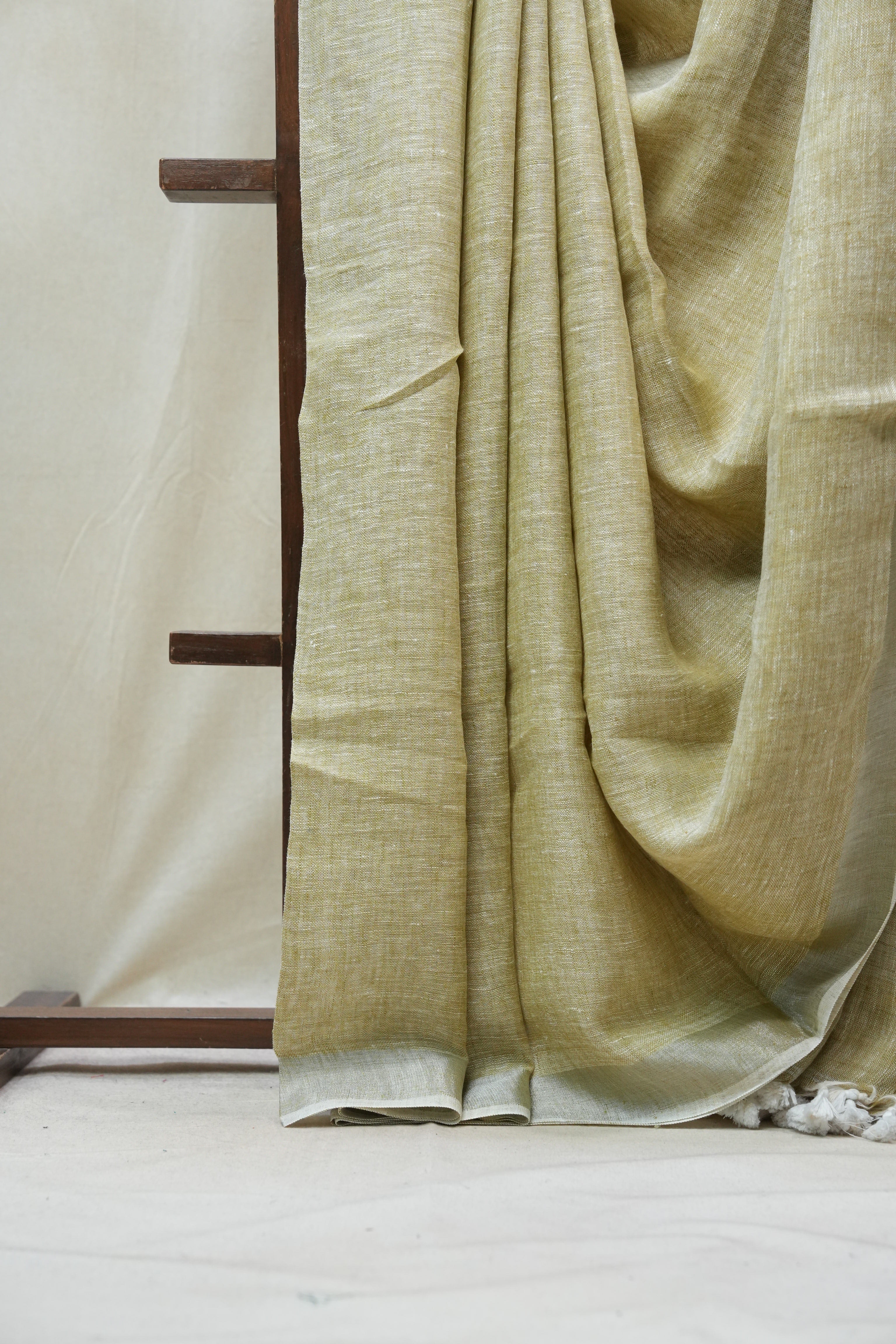 Khaki Plain Linen Saree With Tassels - SRKPLS282