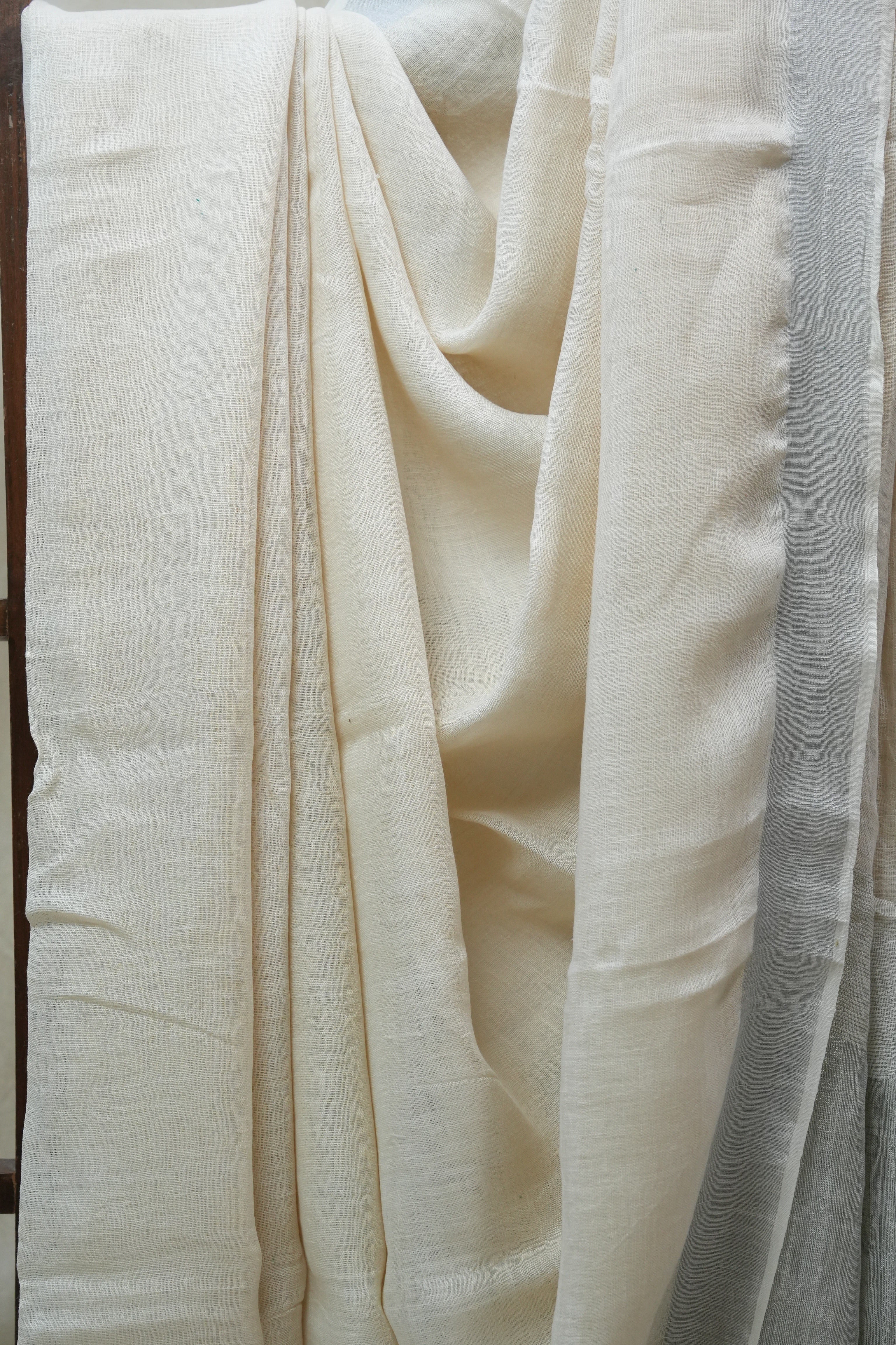 Off White  Plain Linen Saree With White Tassels - SROWPLS296