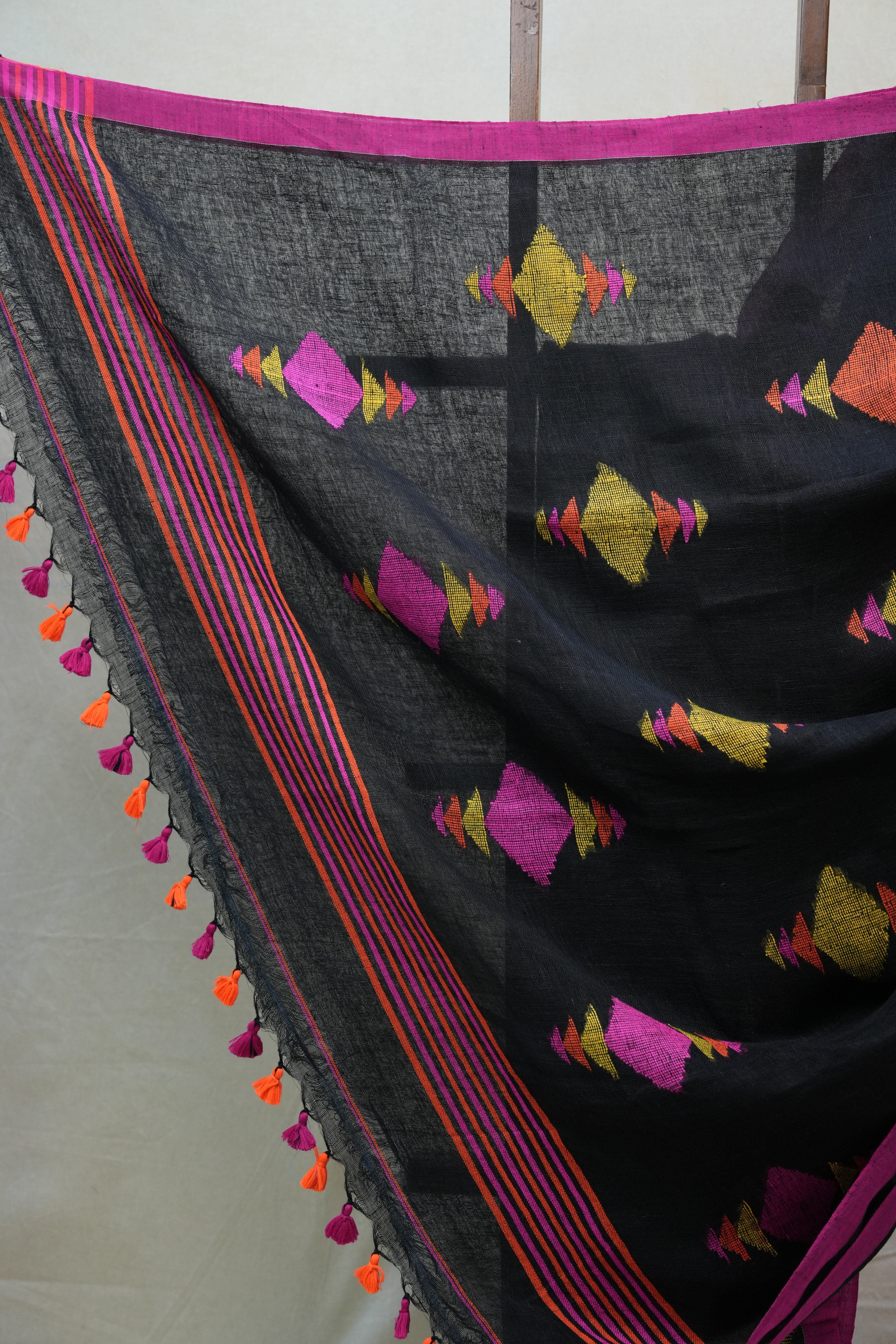 Moss Green Linen Jamdani Saree With Tassels - SRMGLJS351