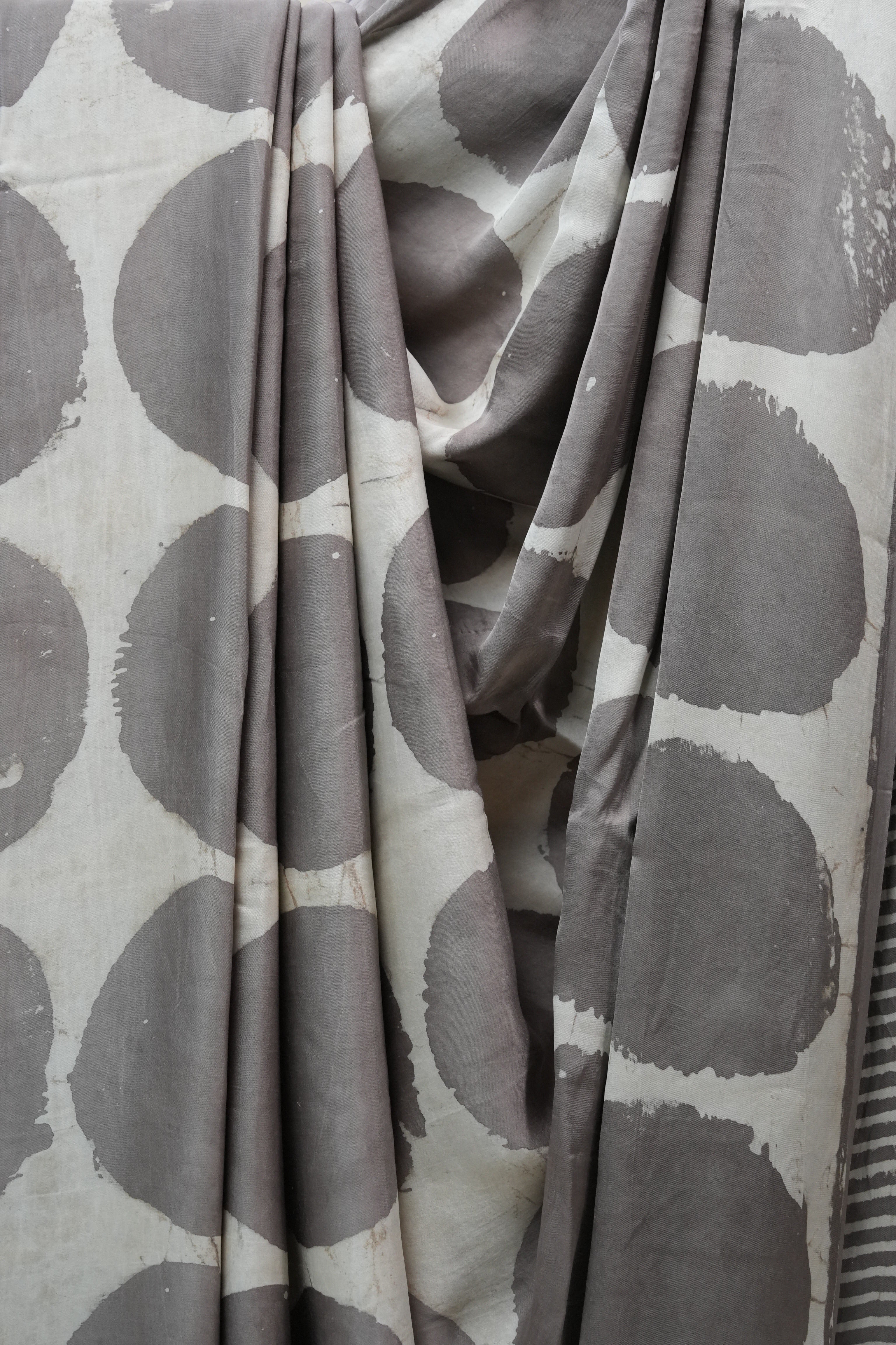 Grey HBP Modal Silk Saree - SRGMSS352