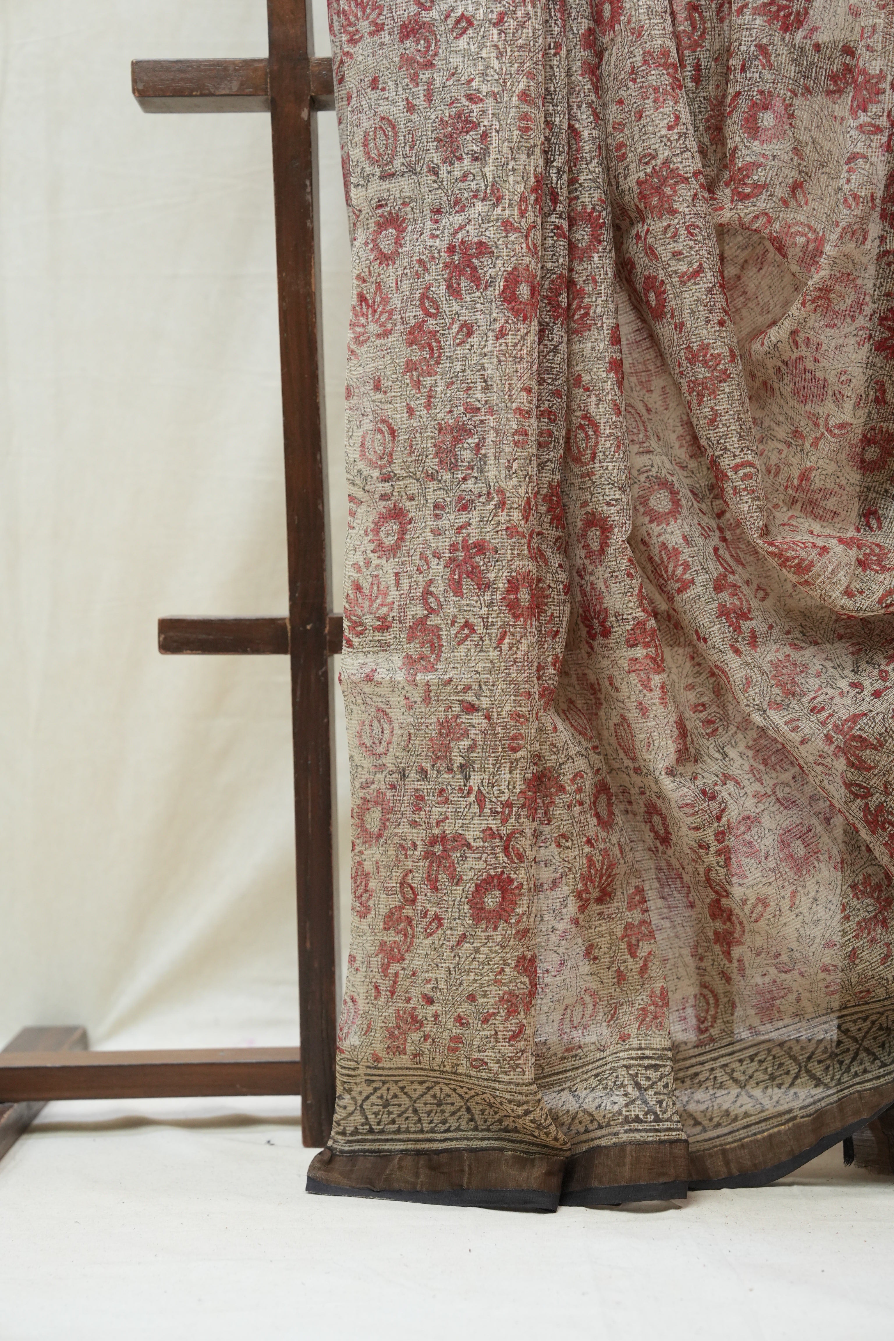 Cream HBP Kota Doria Saree - SRCKDS160