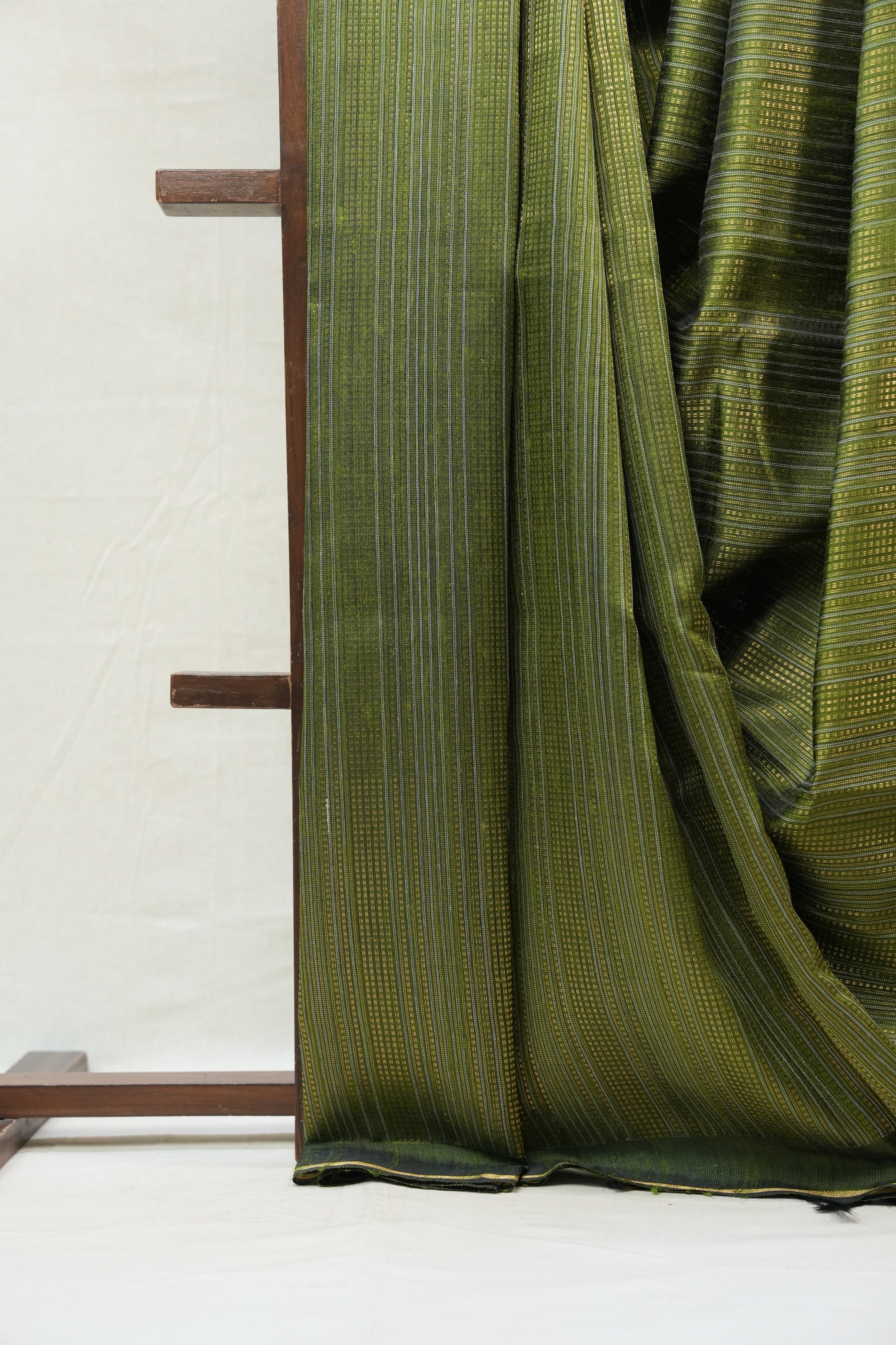 Green Raw Silk Saree - SRGRSS657