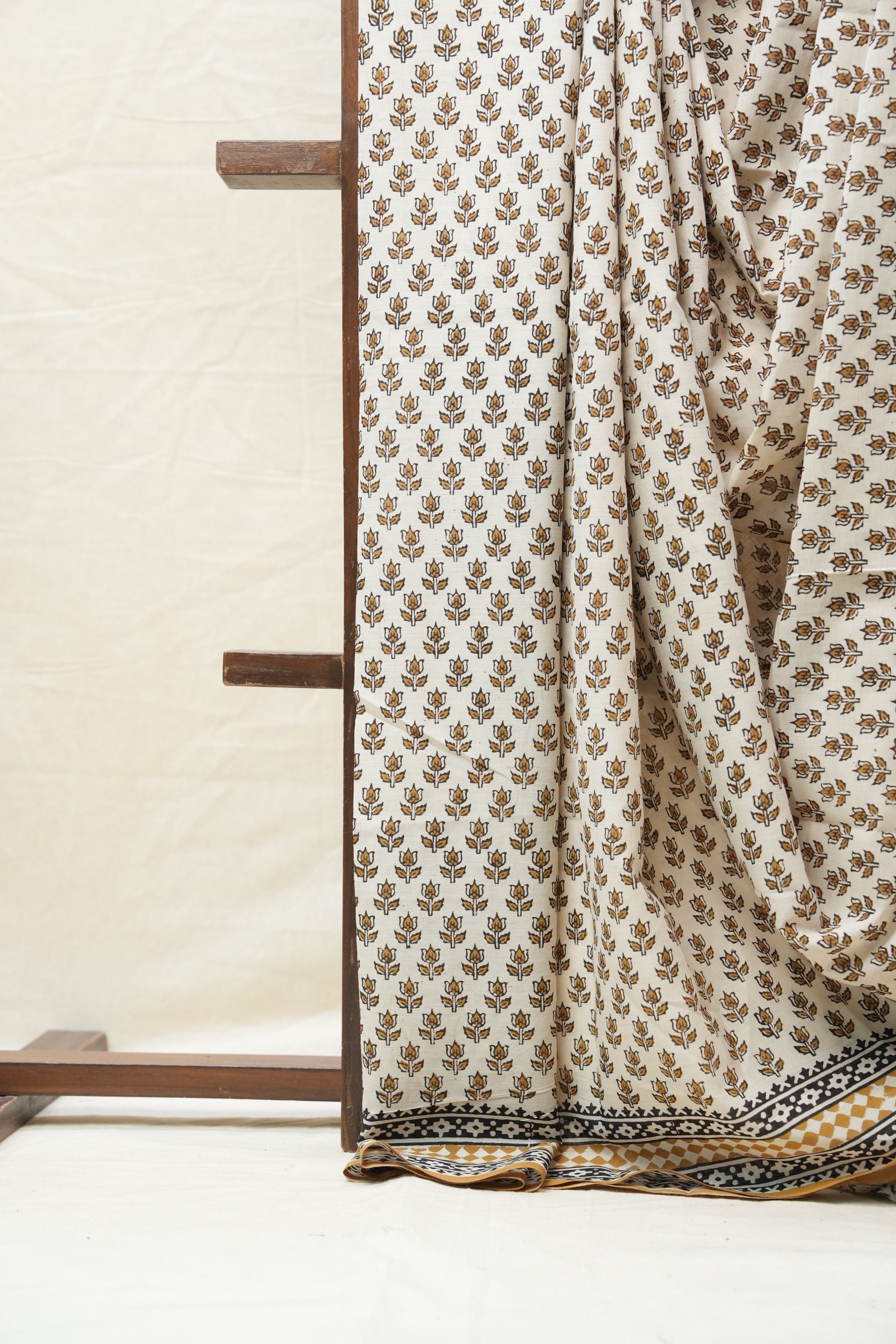 Cream HBP Cotton Saree - SRCCS2567